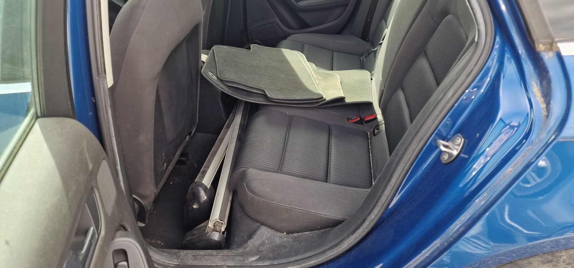 AUDI A4 Avant 2.0 TDI-image-7