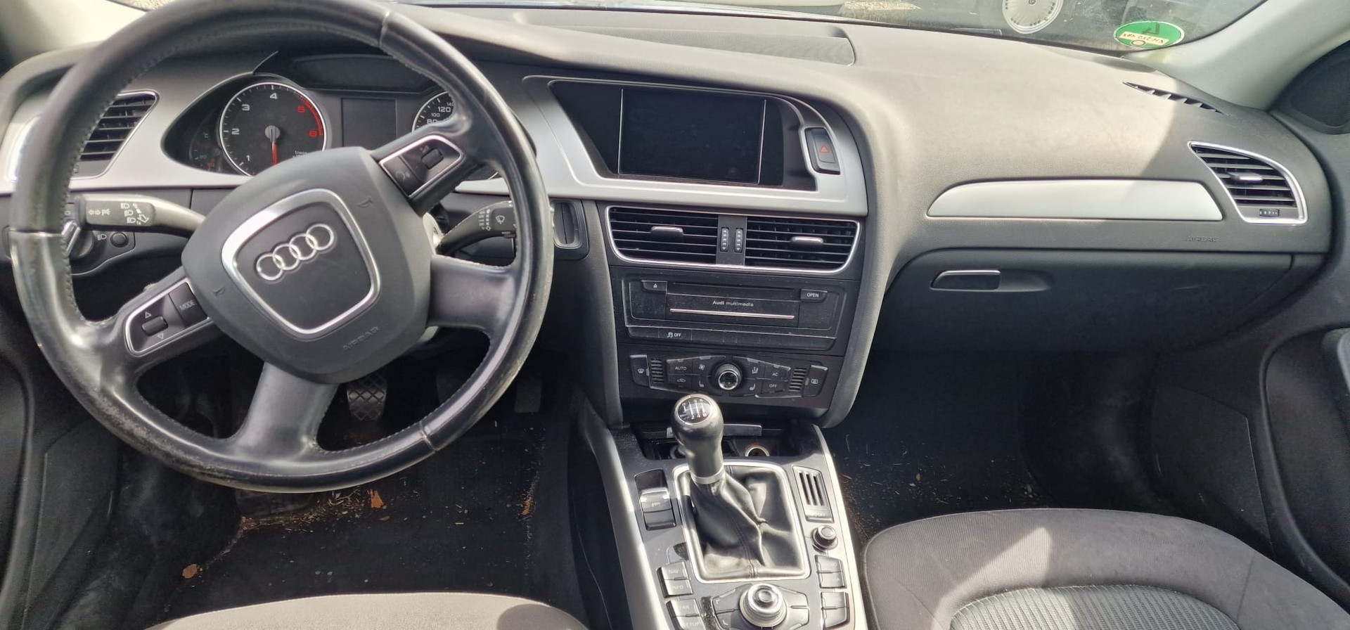 AUDI A4 Avant 2.0 TDI-image-4