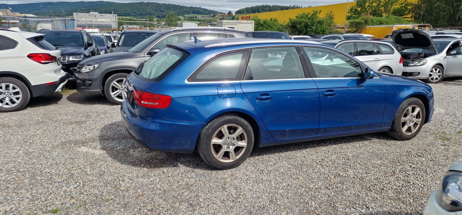 AUDI A4 Avant 2.0 TDI-image-2