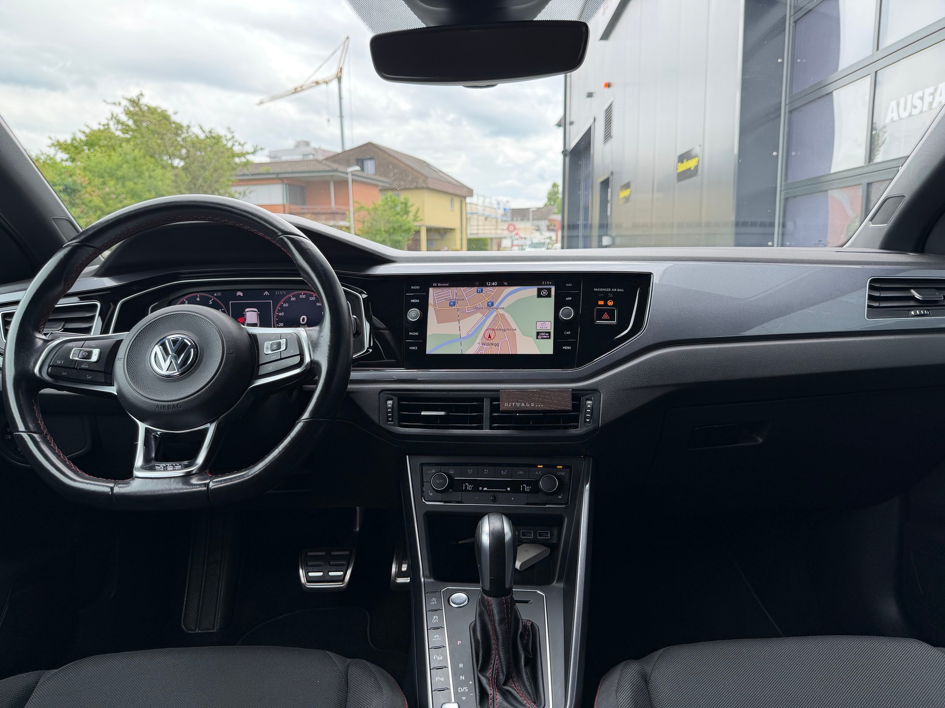 VW Polo 2.0 TSI GTI DSG-image-11
