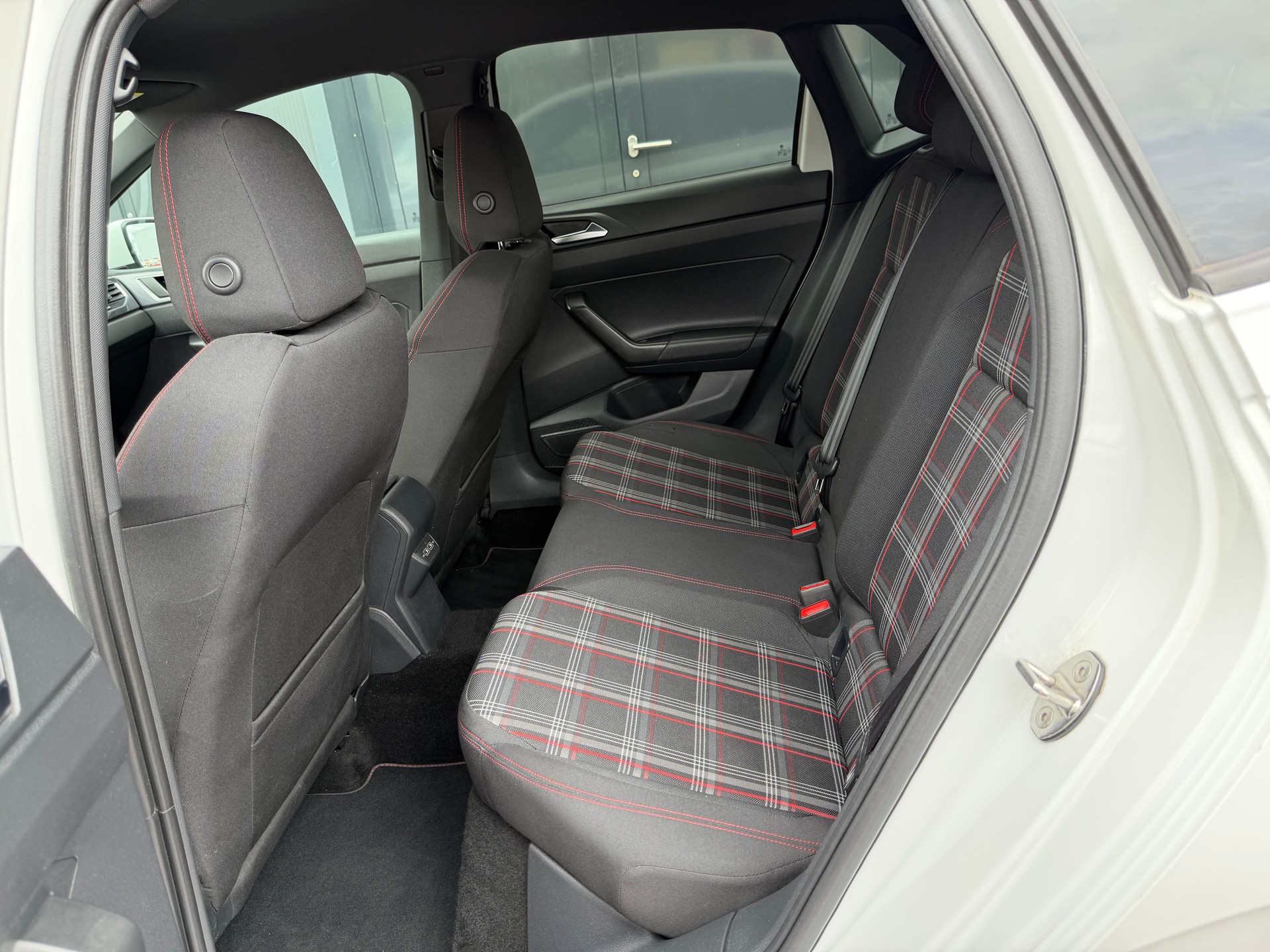 VW Polo 2.0 TSI GTI DSG-image-10