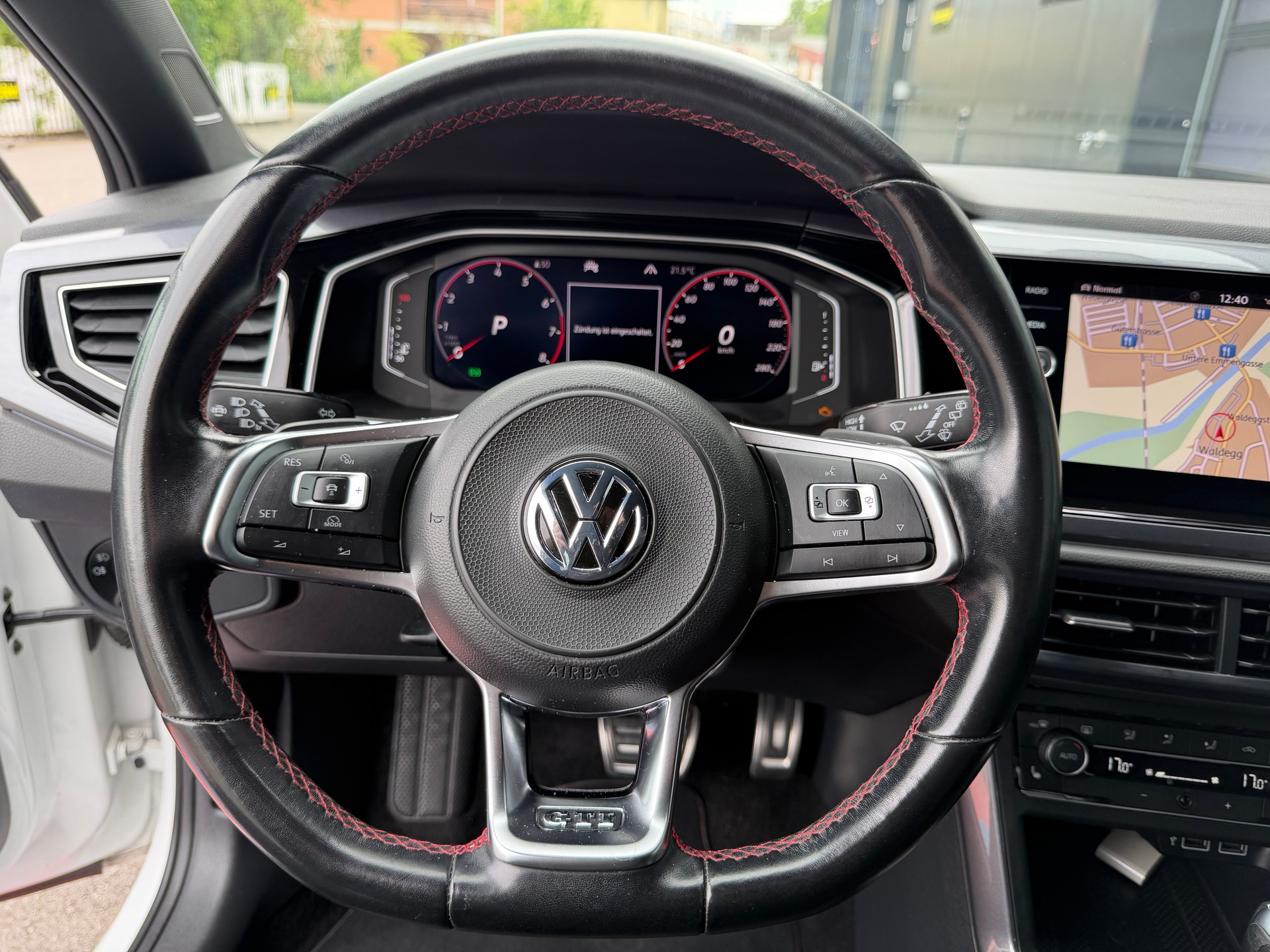 VW Polo 2.0 TSI GTI DSG-image-12