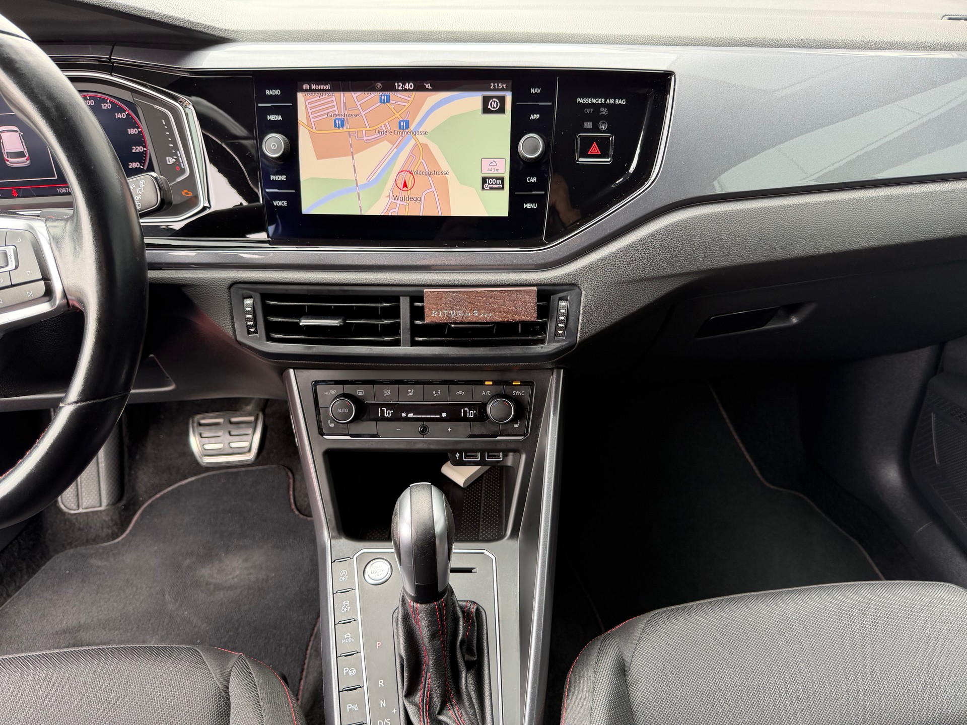VW Polo 2.0 TSI GTI DSG-image-14