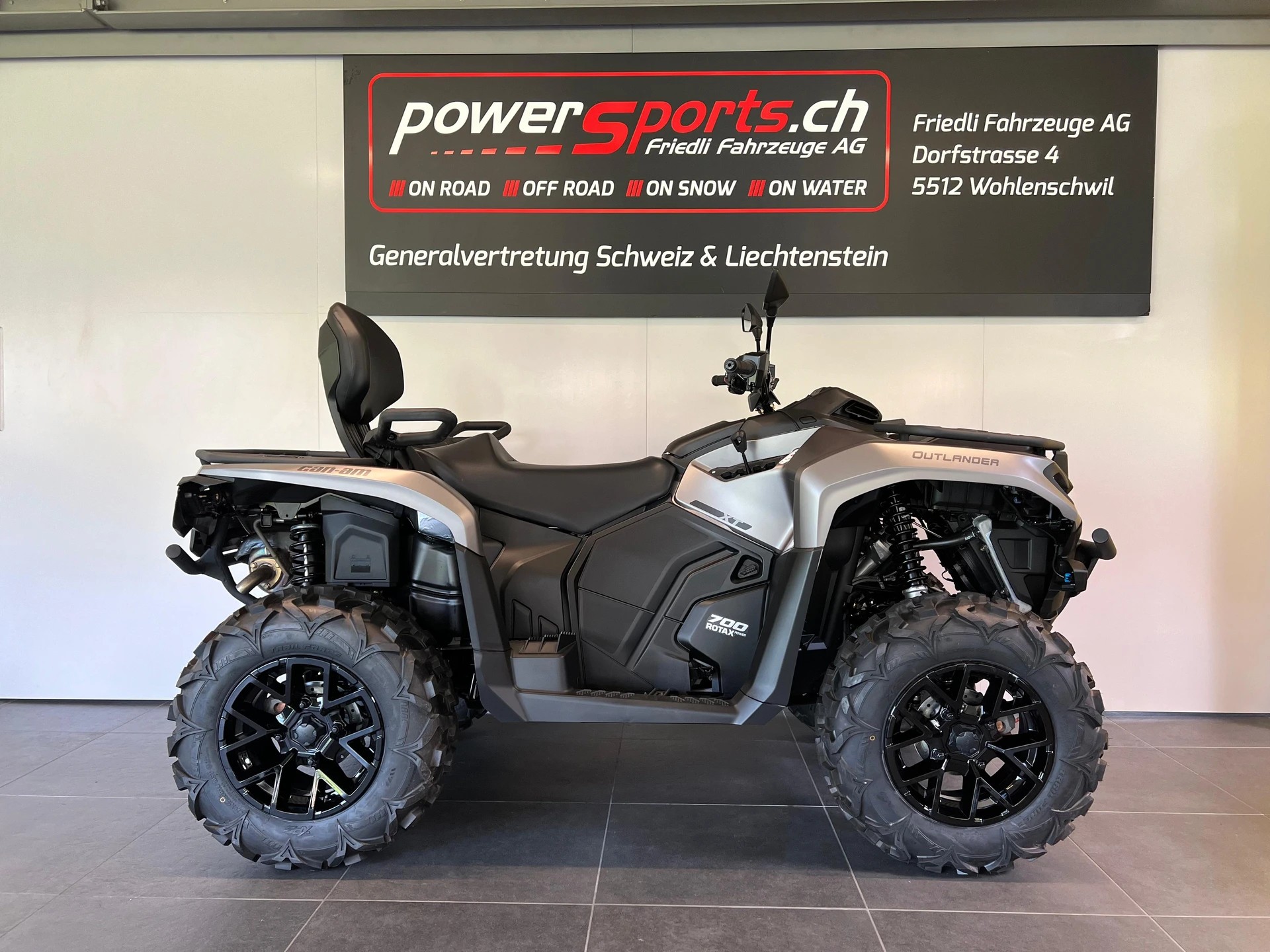 CAN-AM 700 Max XT ABS T-showroom-element-2