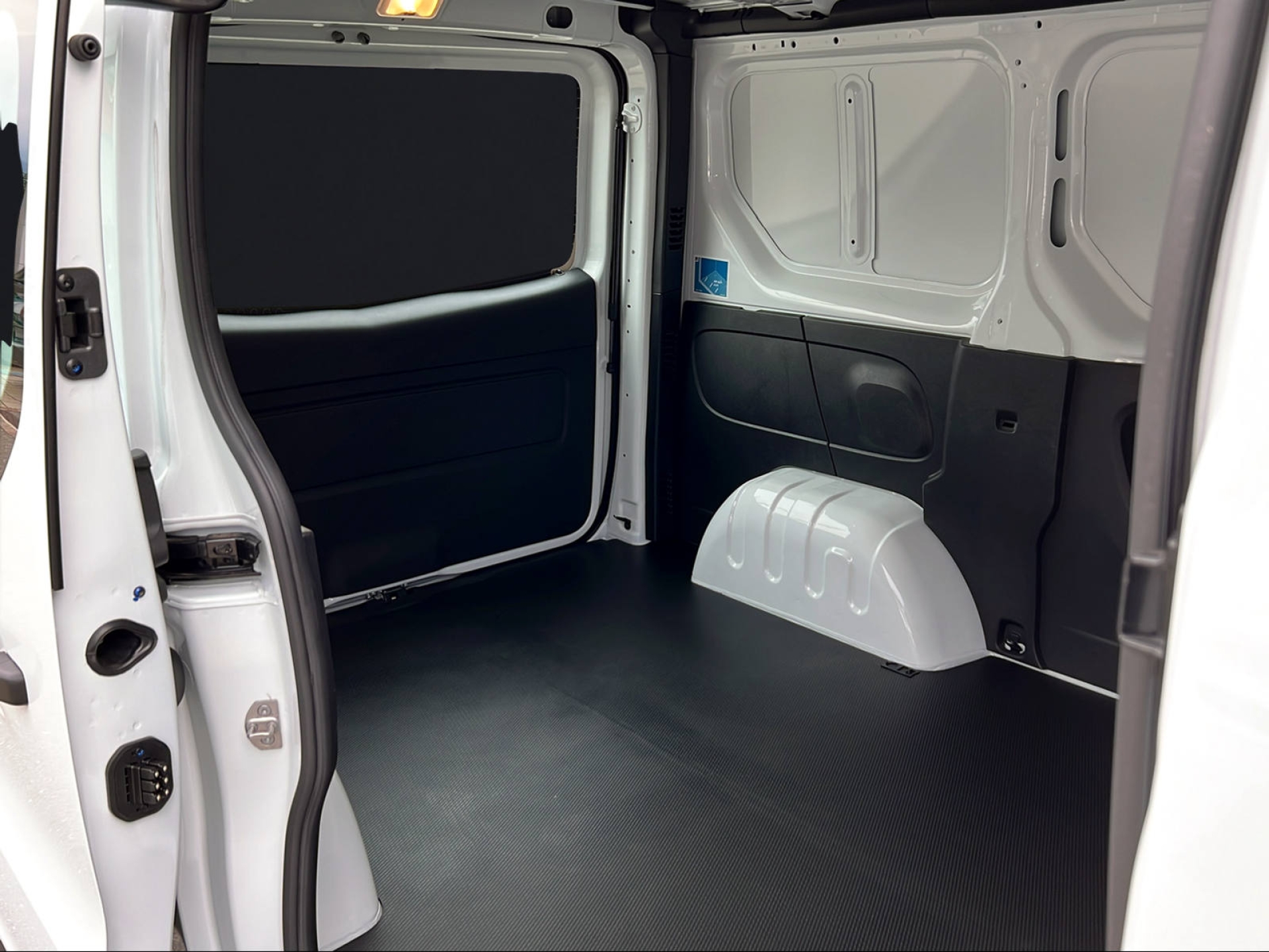 RENAULT Trafic fourg. 3.0 t L1 H1 2.0-image-11