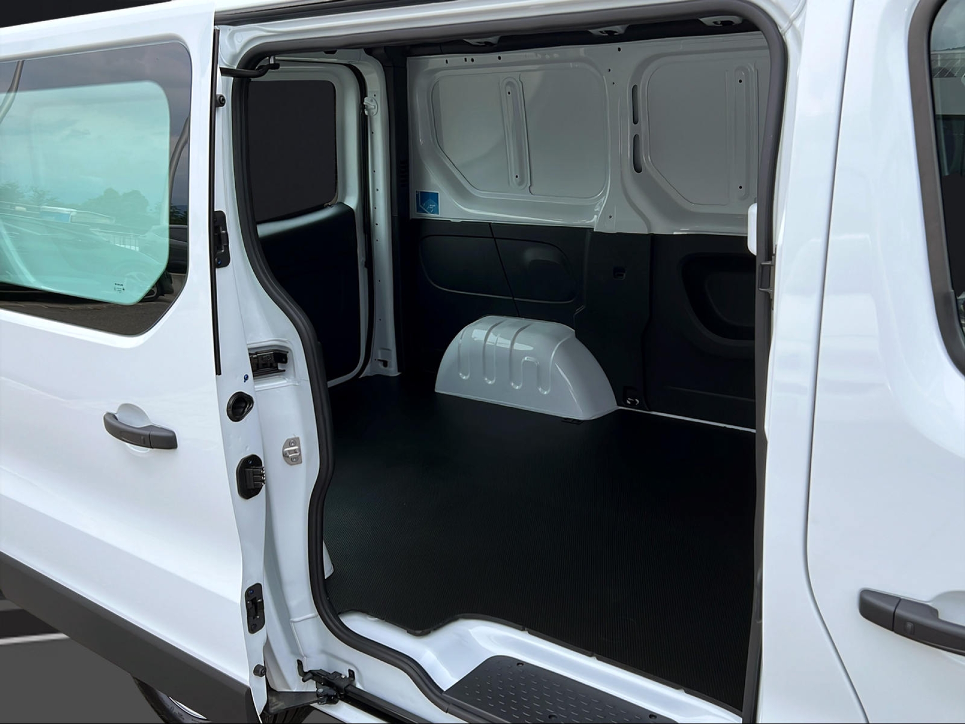 RENAULT Trafic fourg. 3.0 t L1 H1 2.0-image-5