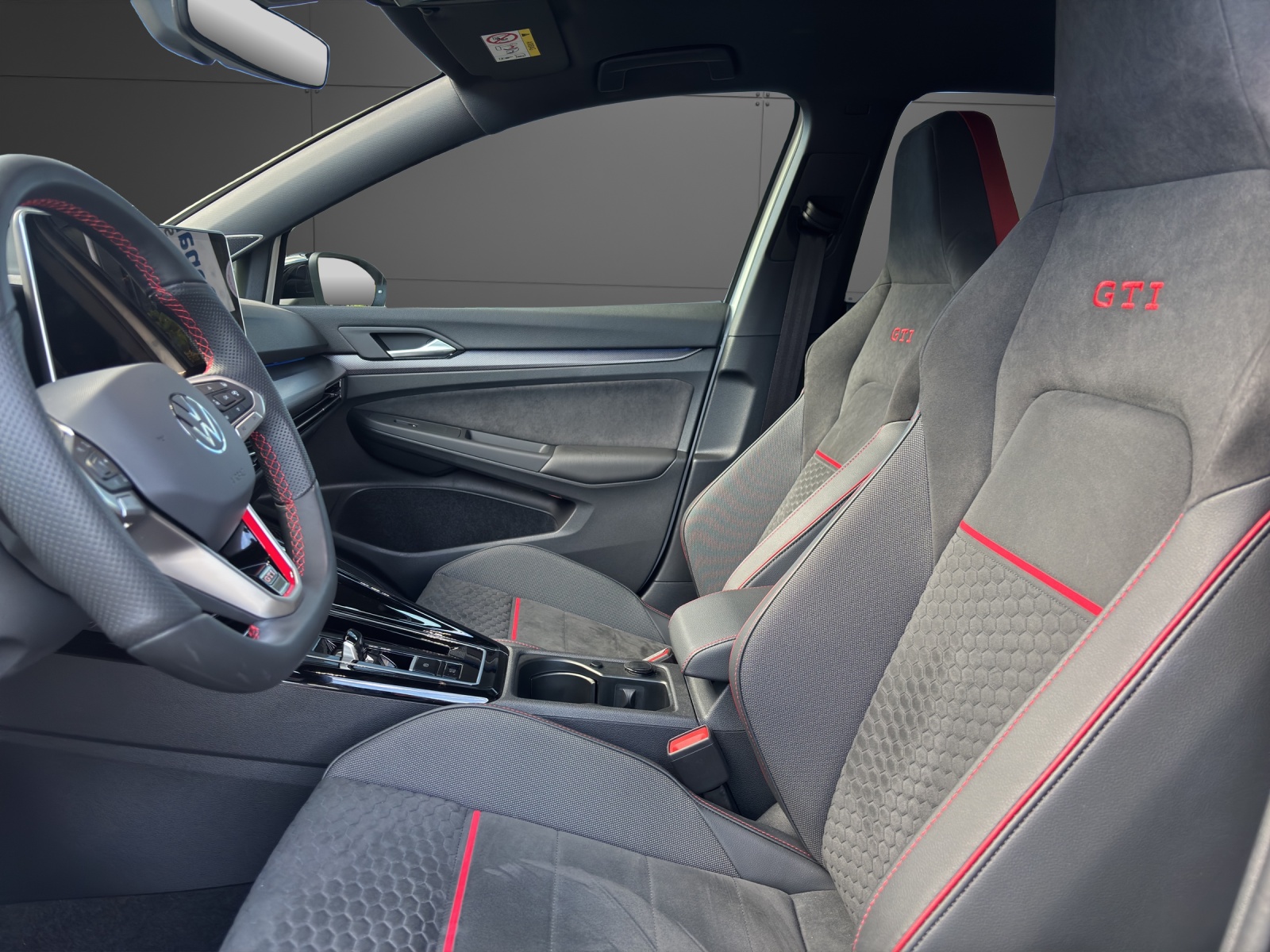 VW Golf 2.0 TSI GTI Clubsport DSG-image-2