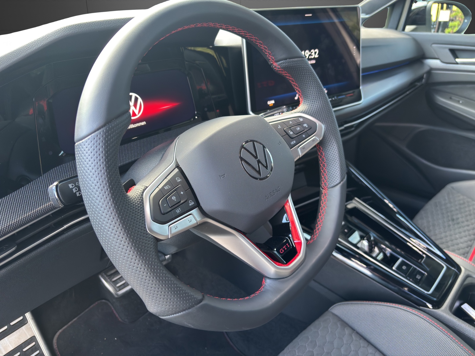 VW Golf 2.0 TSI GTI Clubsport DSG-image-3