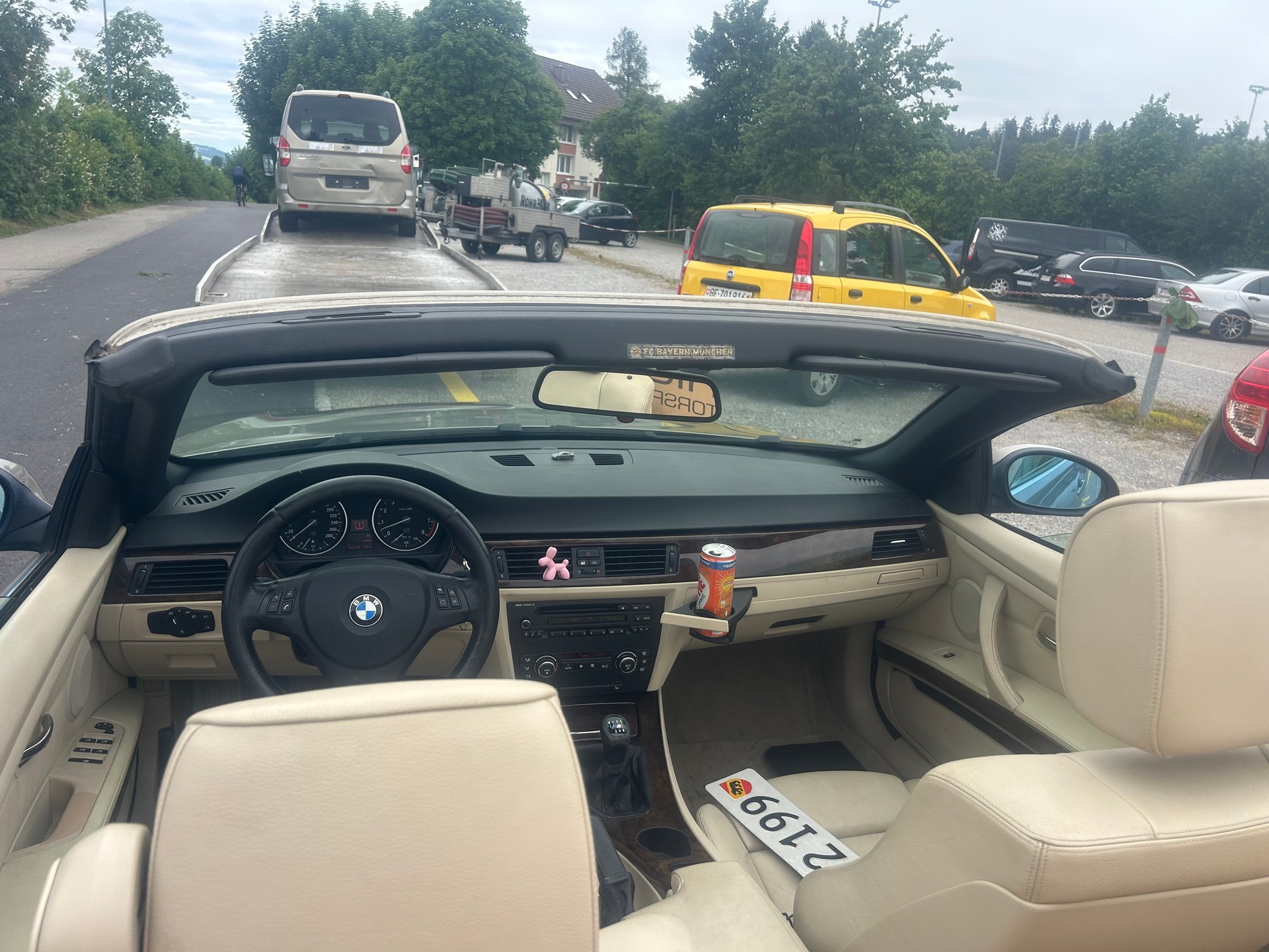 BMW 325i Cabriolet-image-6