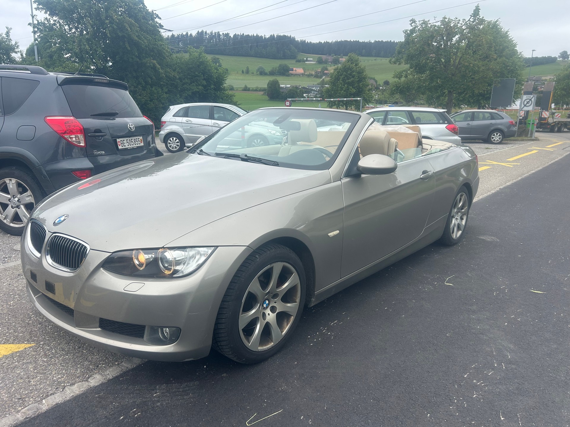 BMW 325i Cabriolet-image-1