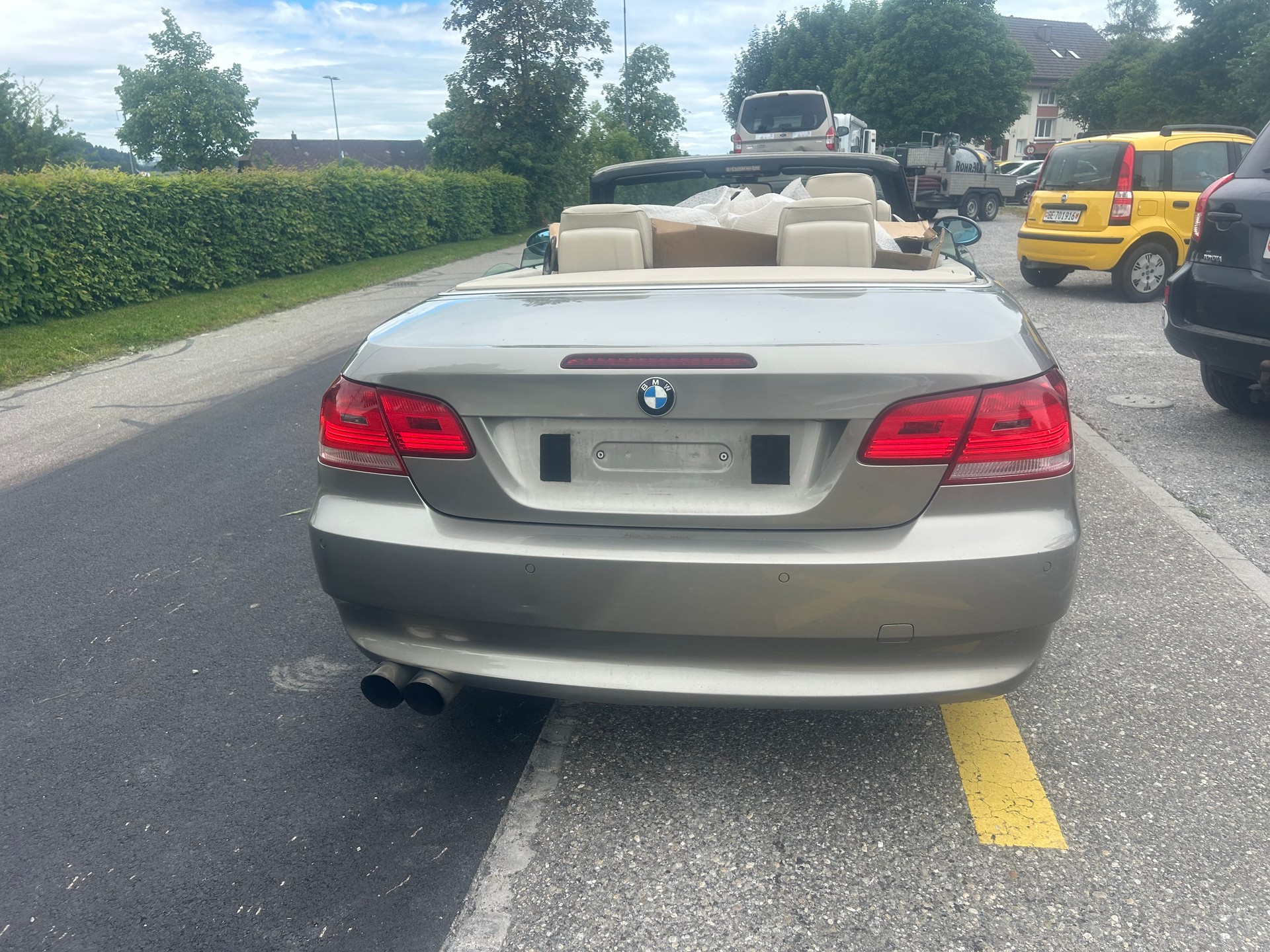BMW 325i Cabriolet-image-4