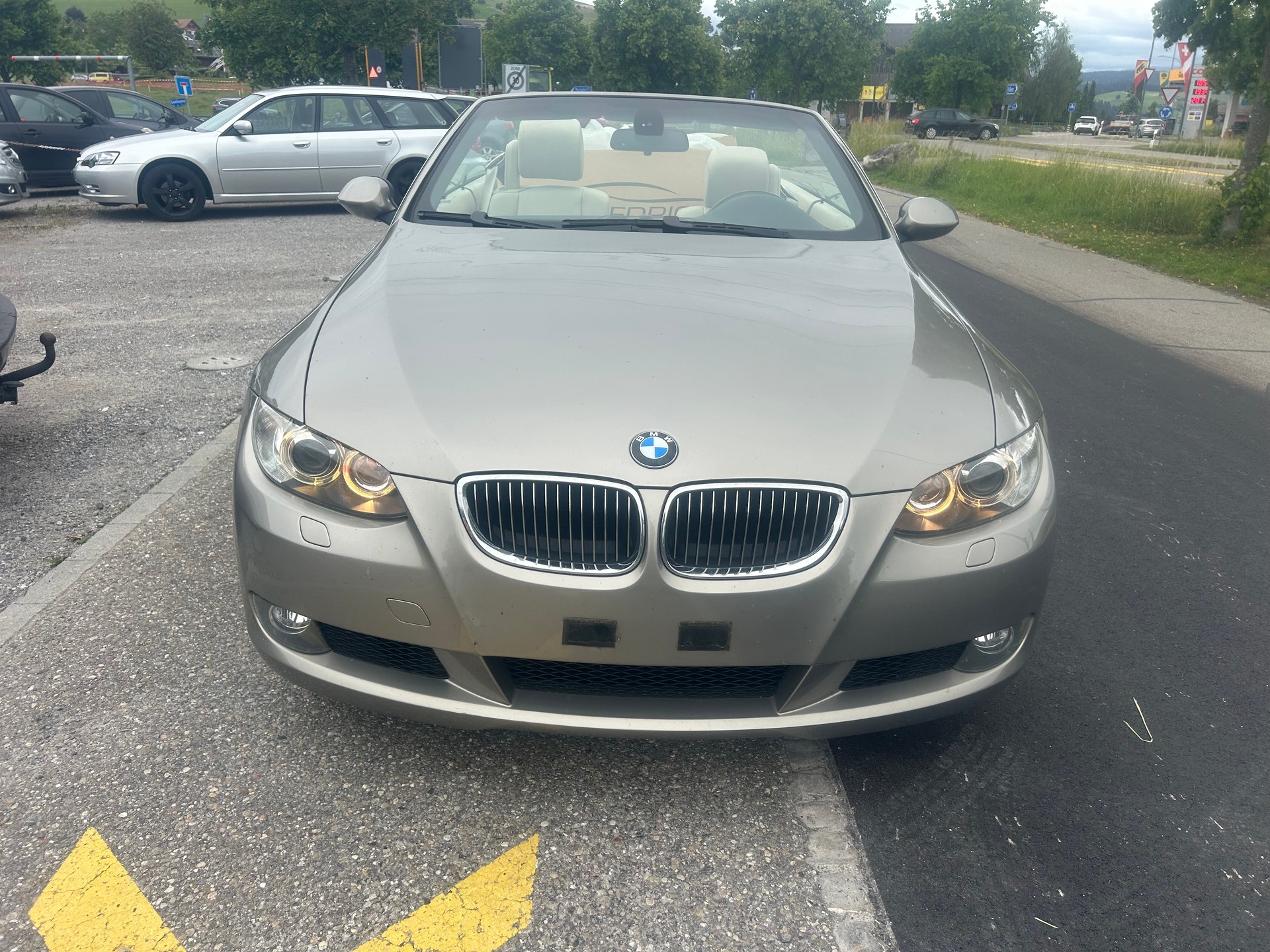 BMW 325i Cabriolet-image-0