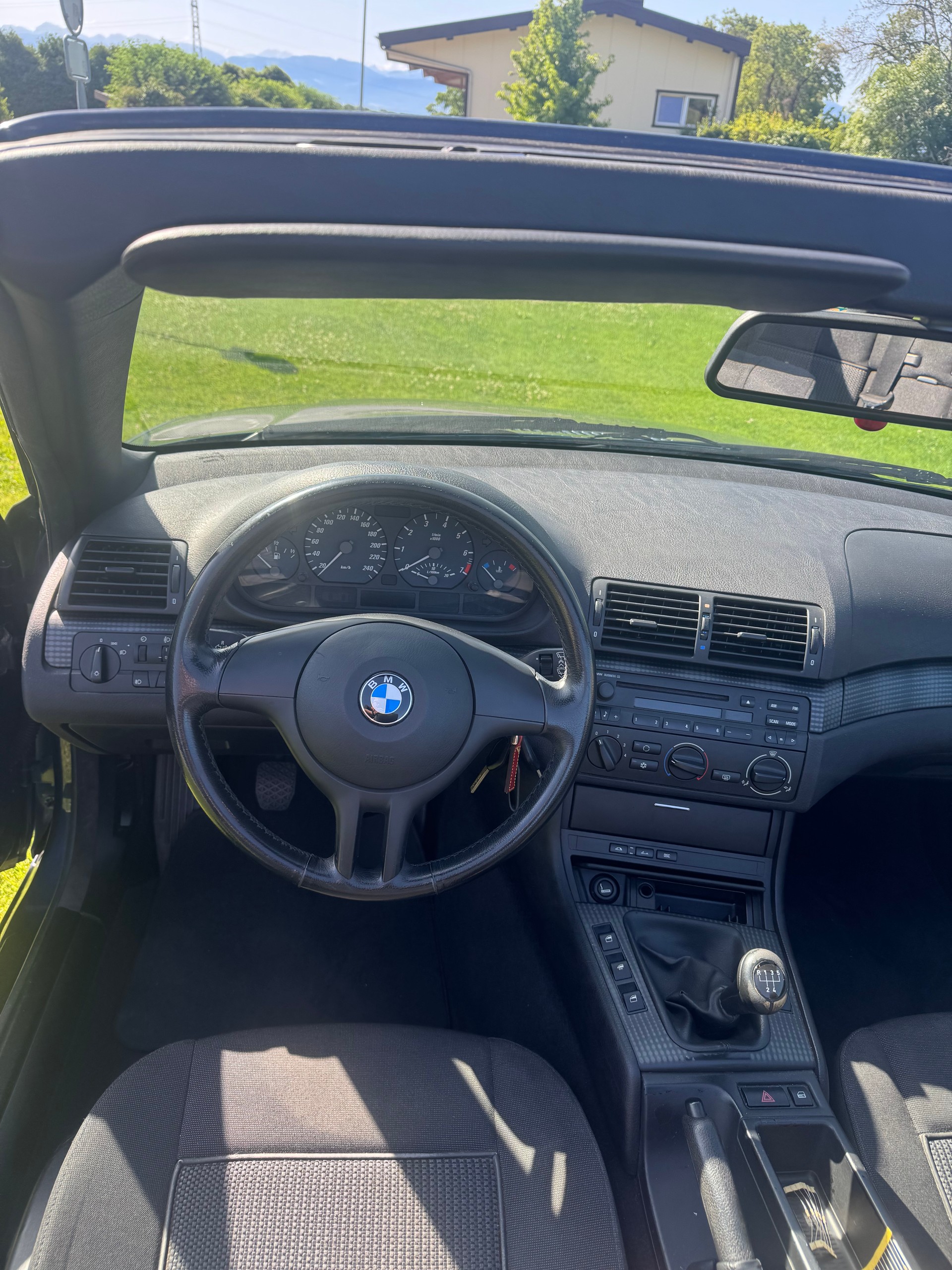 BMW 320Ci Cabriolet-image-6