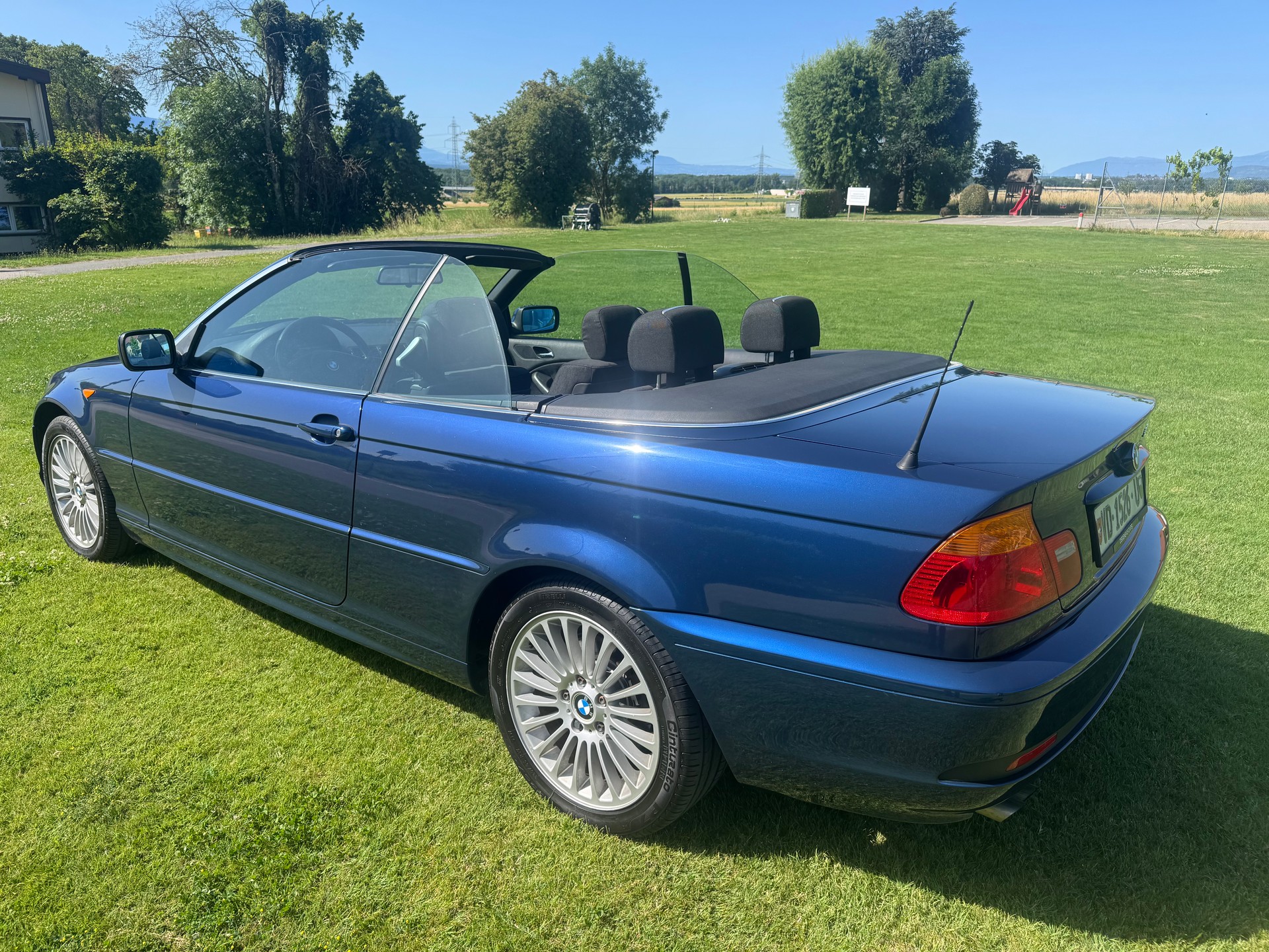 BMW 320Ci Cabriolet-image-5