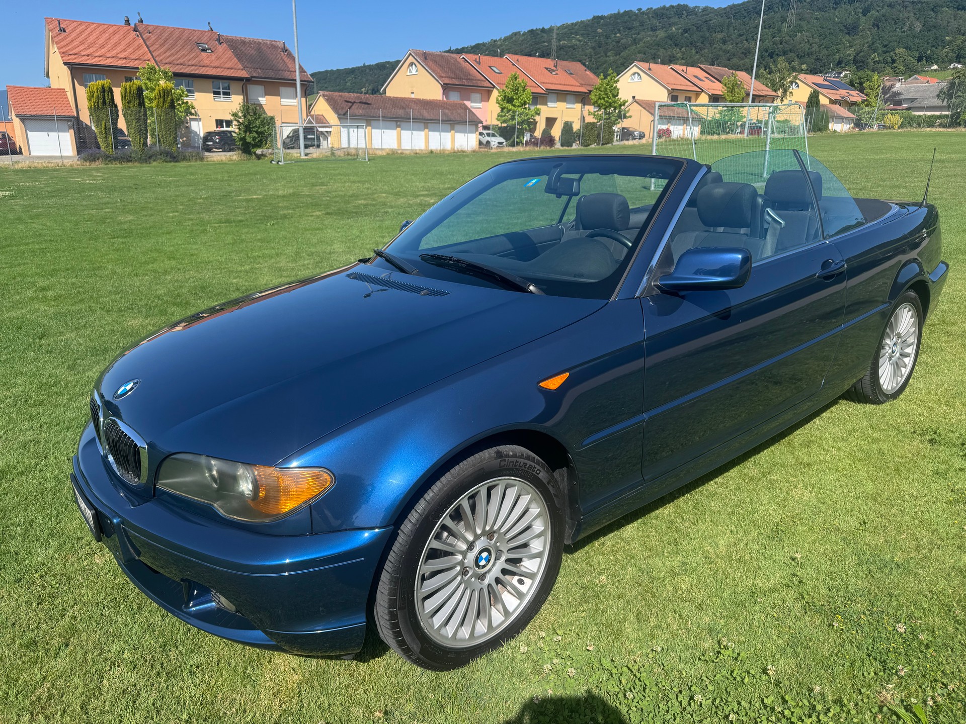 BMW 320Ci Cabriolet-image-0