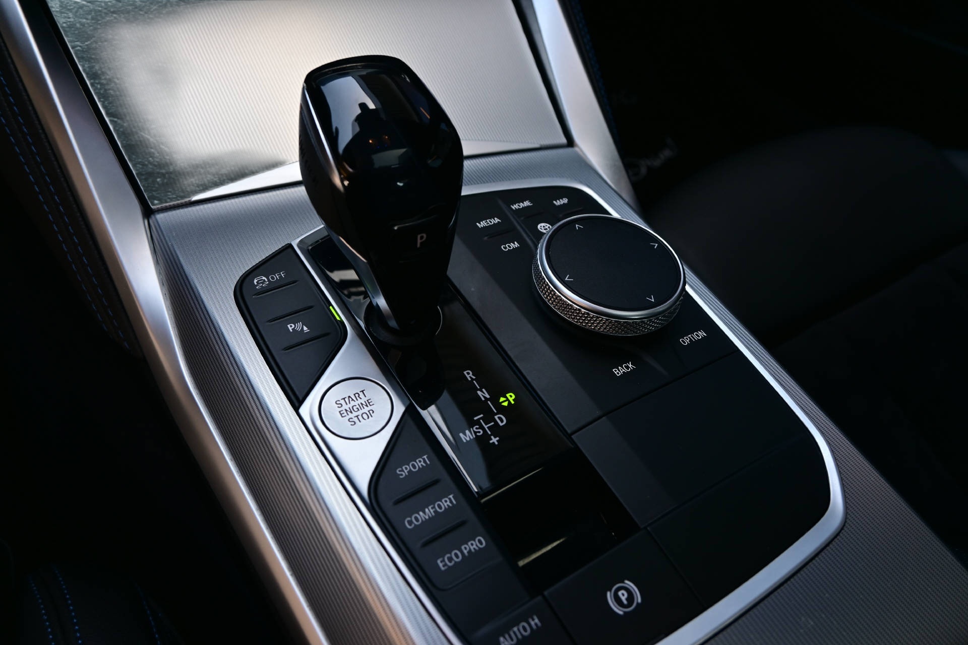 BMW M440i xDrive Coupé *Schiebedach*Head up Display*-image-14