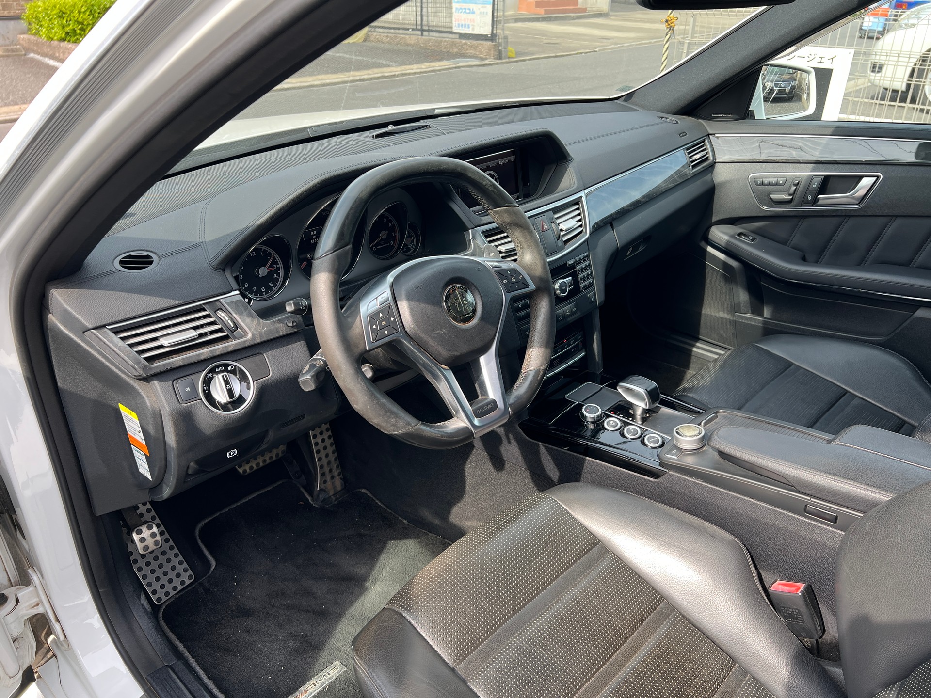 MERCEDES-BENZ E 63 CGI AMG 7G-Tronic-image-4