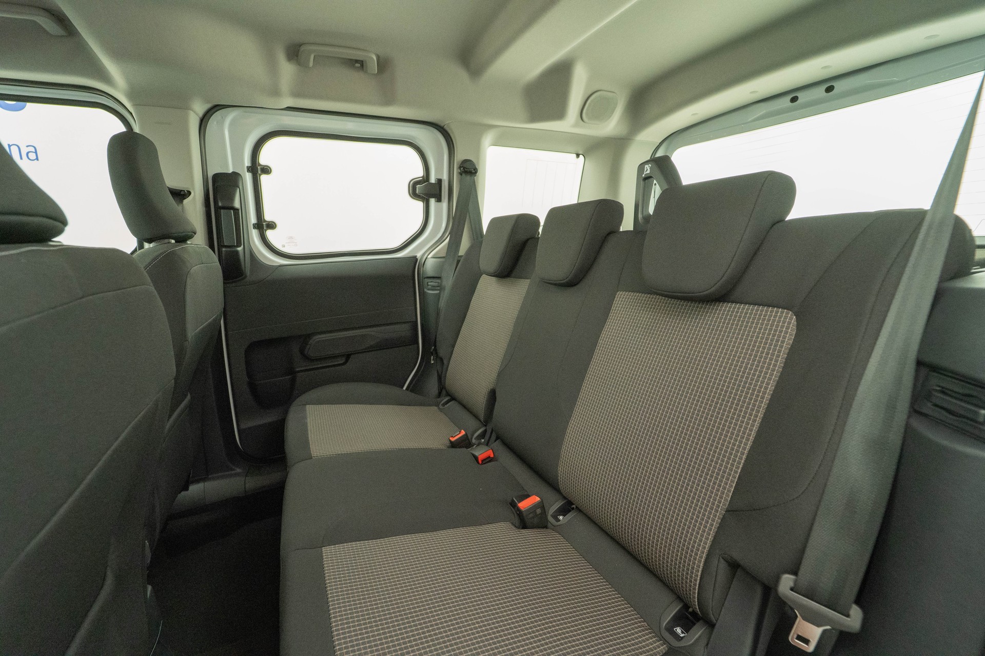 FORD Tourneo Courier 1.0 EcoBoost Trend-image-8