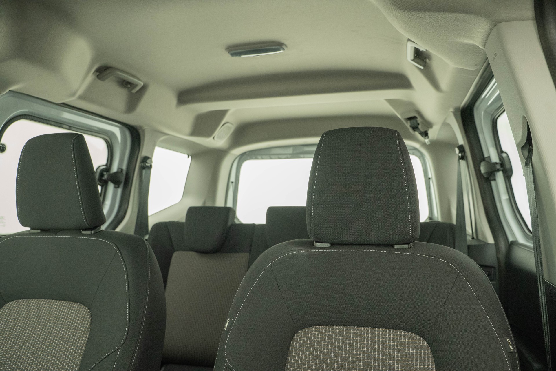 FORD Tourneo Courier 1.0 EcoBoost Trend-image-9