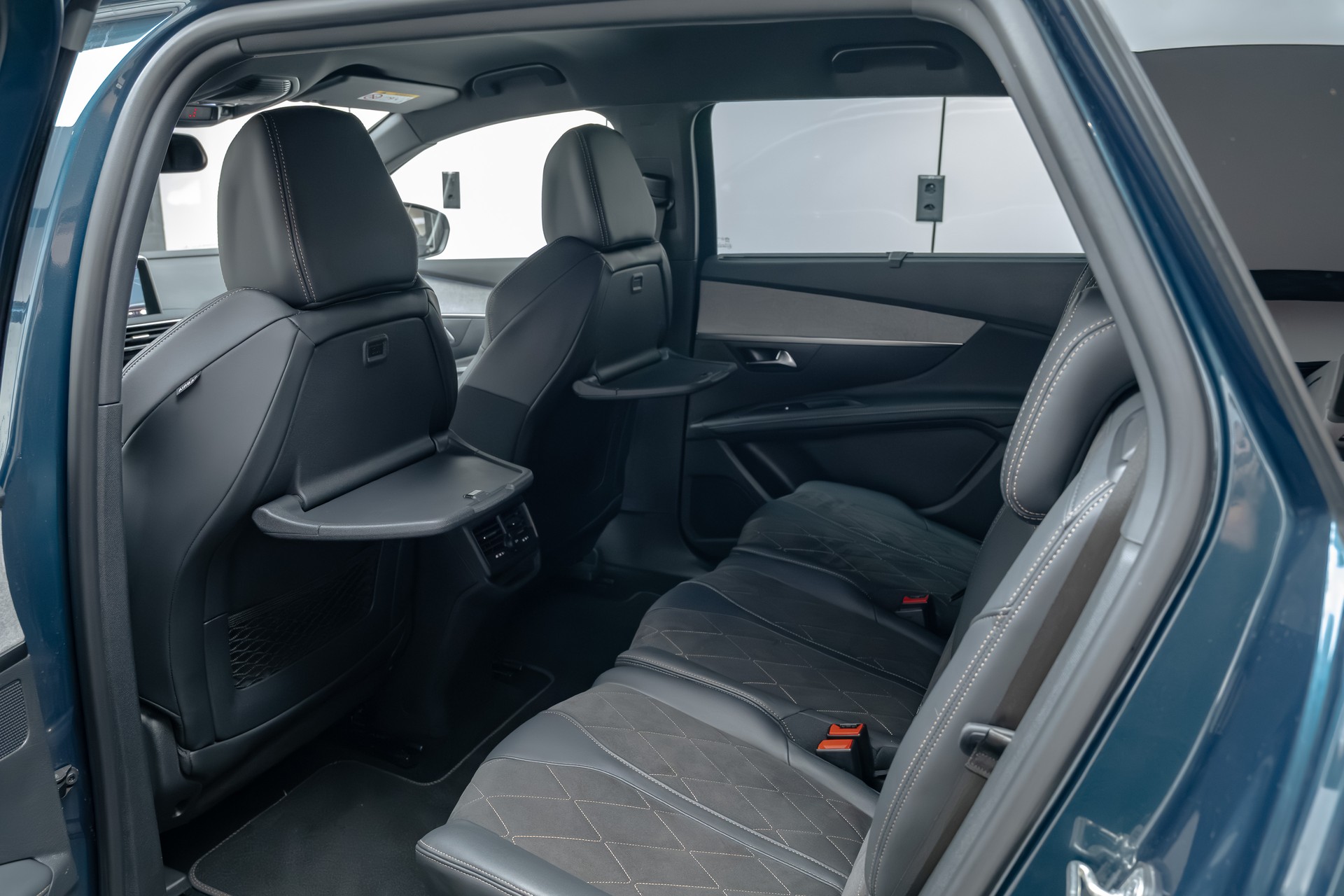 PEUGEOT 5008 2.0 BlueHDi GT EAT-image-14