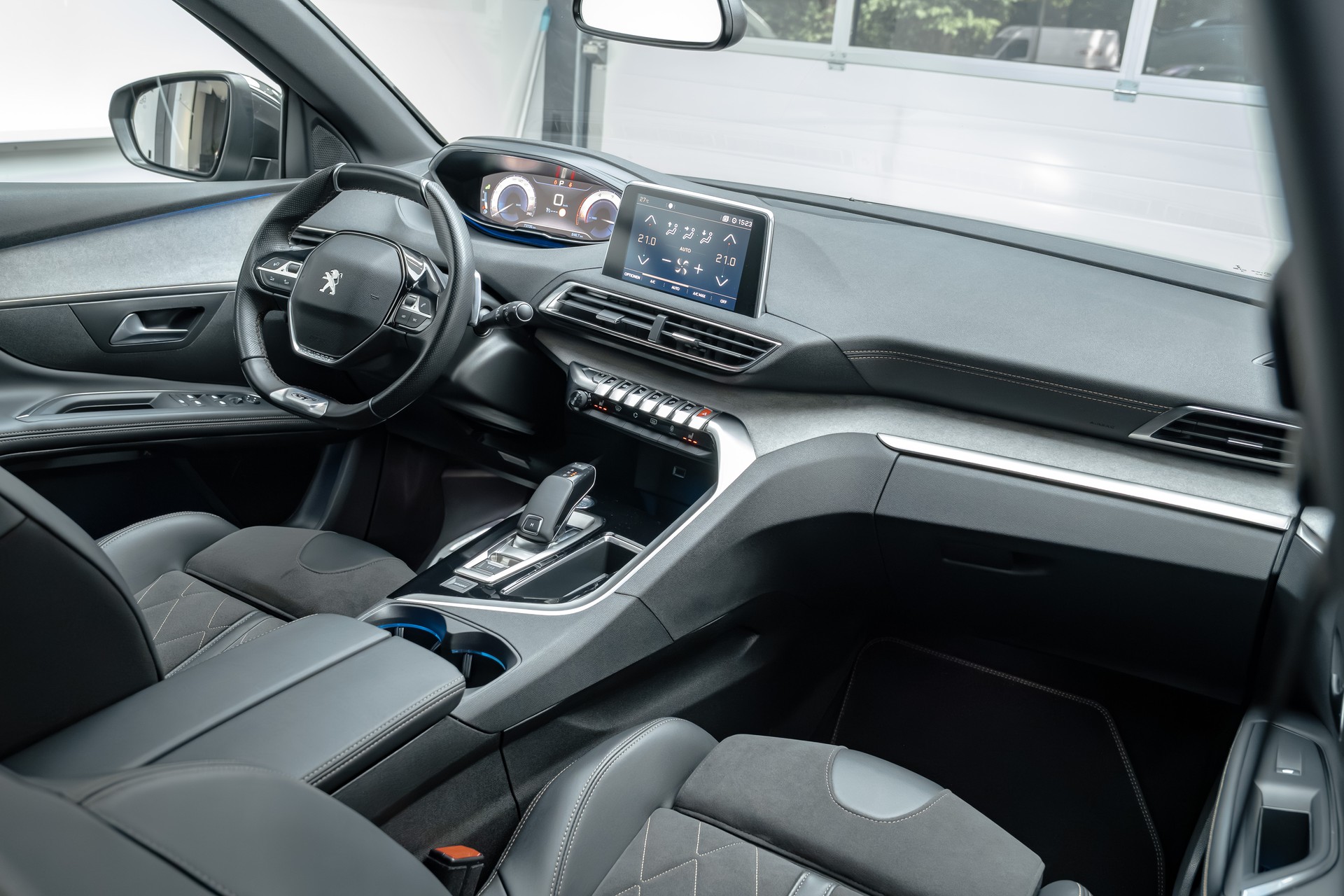 PEUGEOT 5008 2.0 BlueHDi GT EAT-image-7