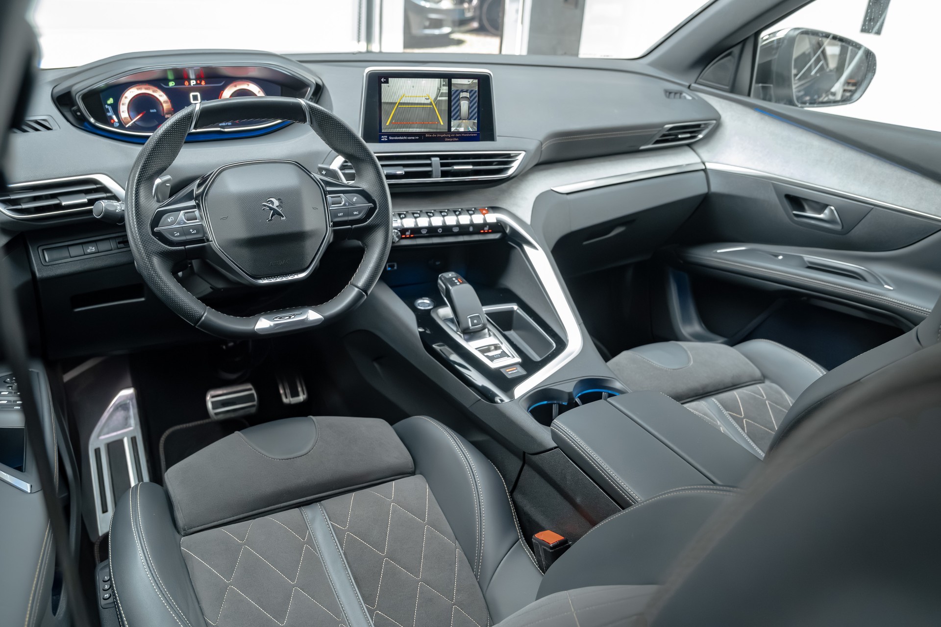 PEUGEOT 5008 2.0 BlueHDi GT EAT-image-11