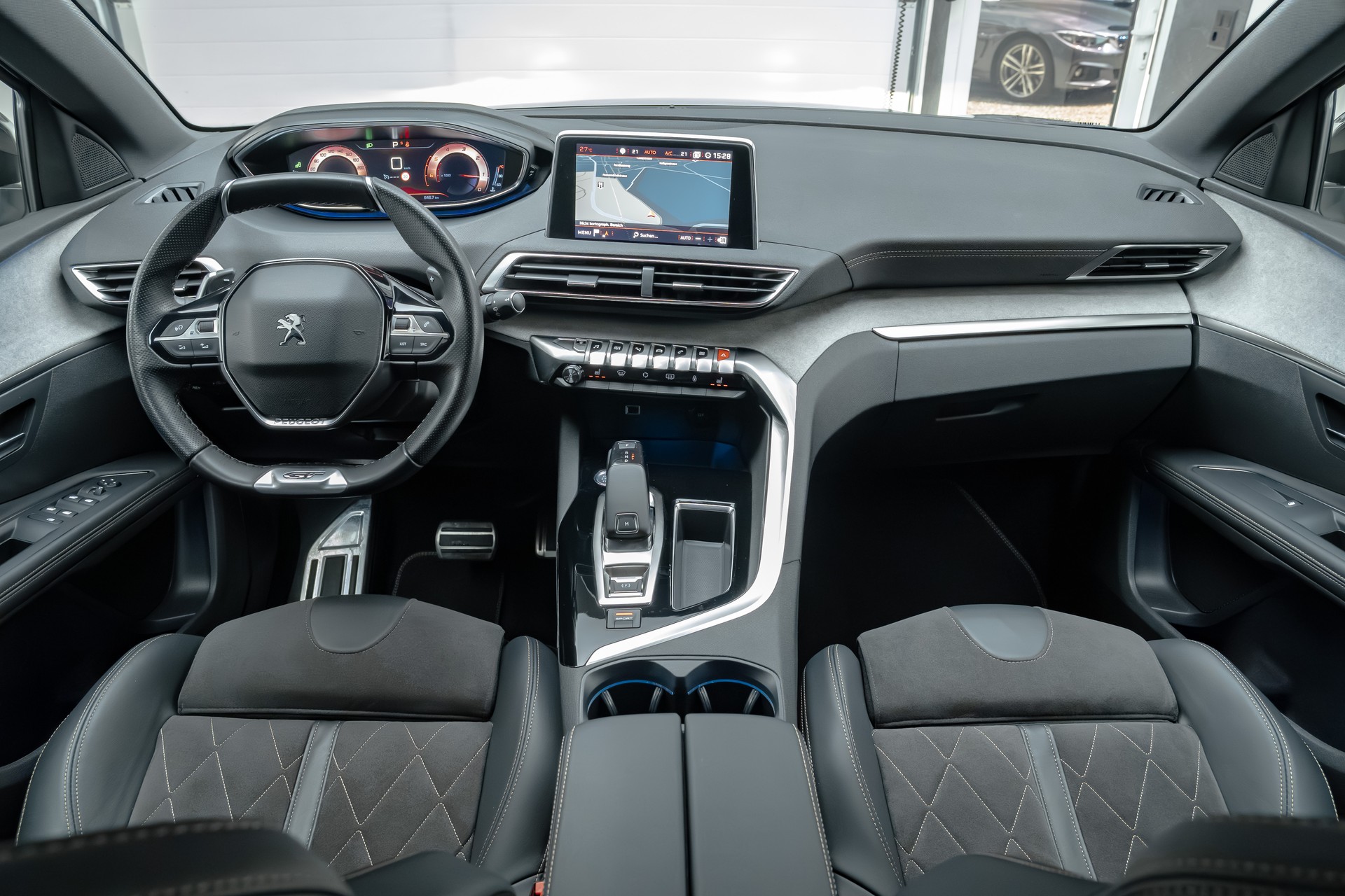 PEUGEOT 5008 2.0 BlueHDi GT EAT-image-6