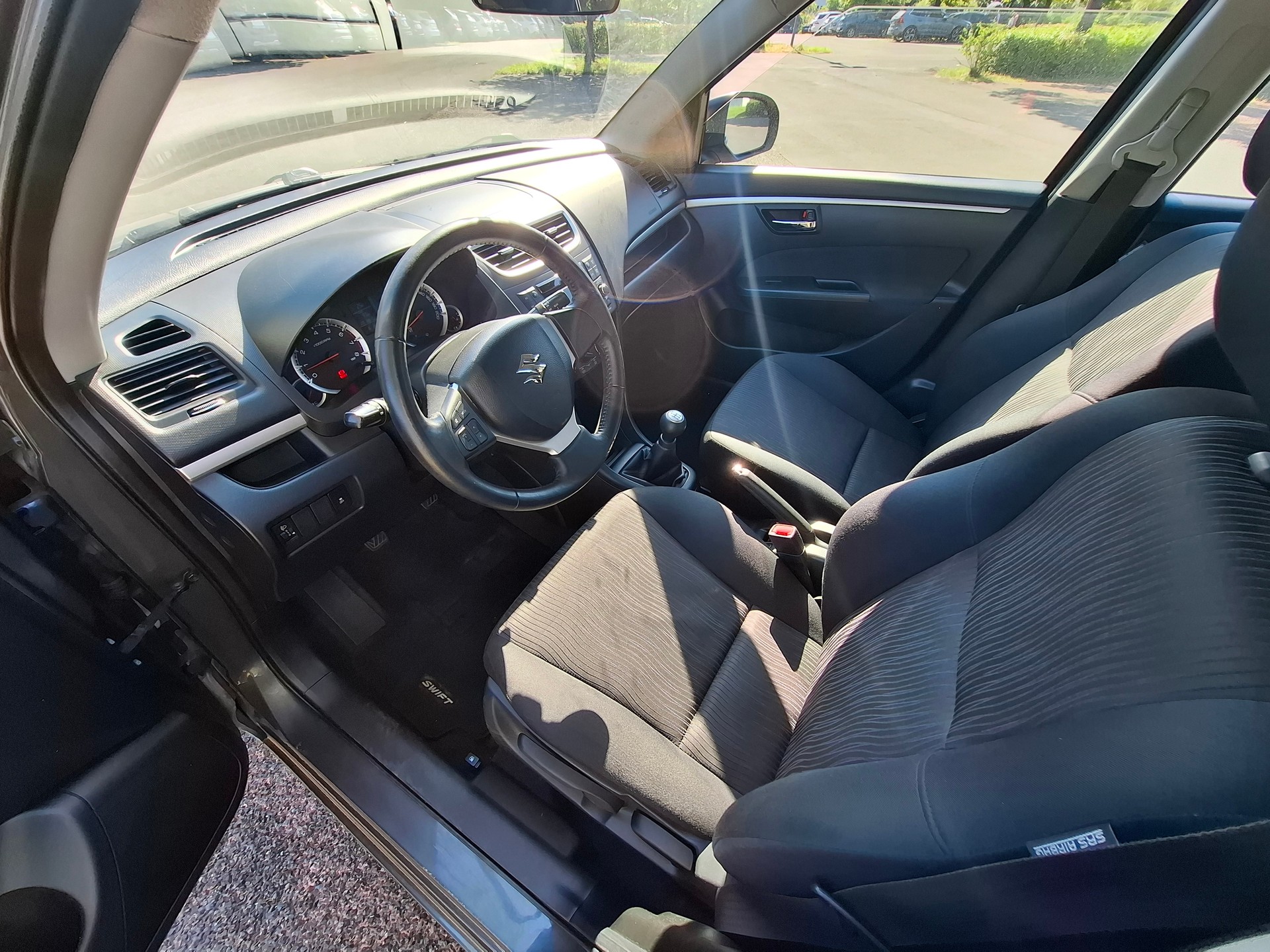 SUZUKI SWIFT 1.2 5D 4WD-image-9