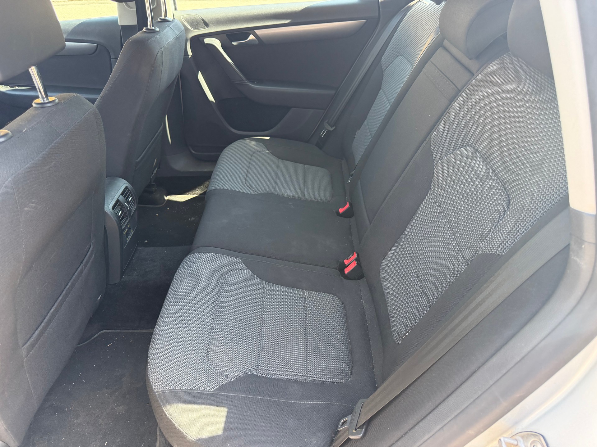 VW Passat Variant 2.0 TDI BMT Comfortline DSG-image-9