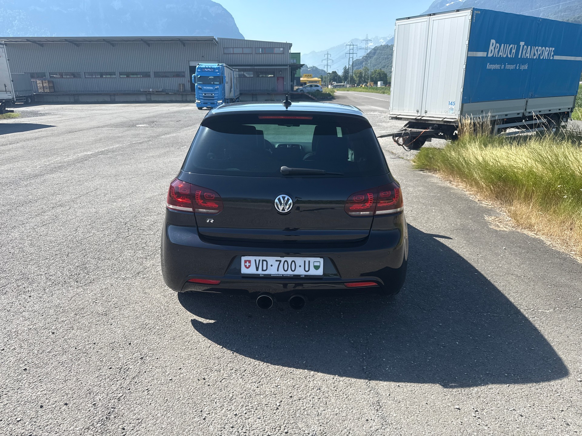 VW Golf 2.0 TSI R 4Motion DSG-image-2
