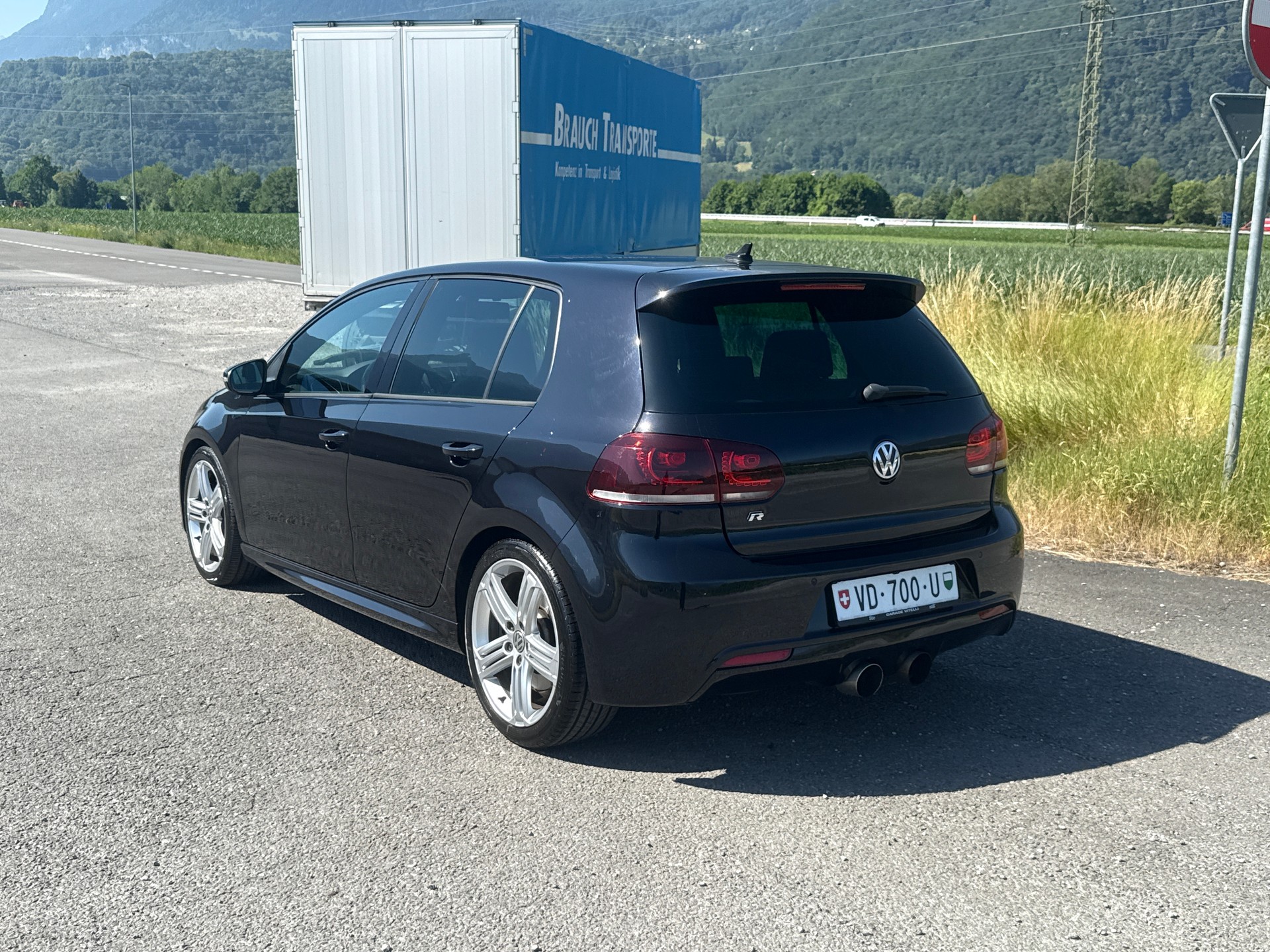 VW Golf 2.0 TSI R 4Motion DSG-image-1