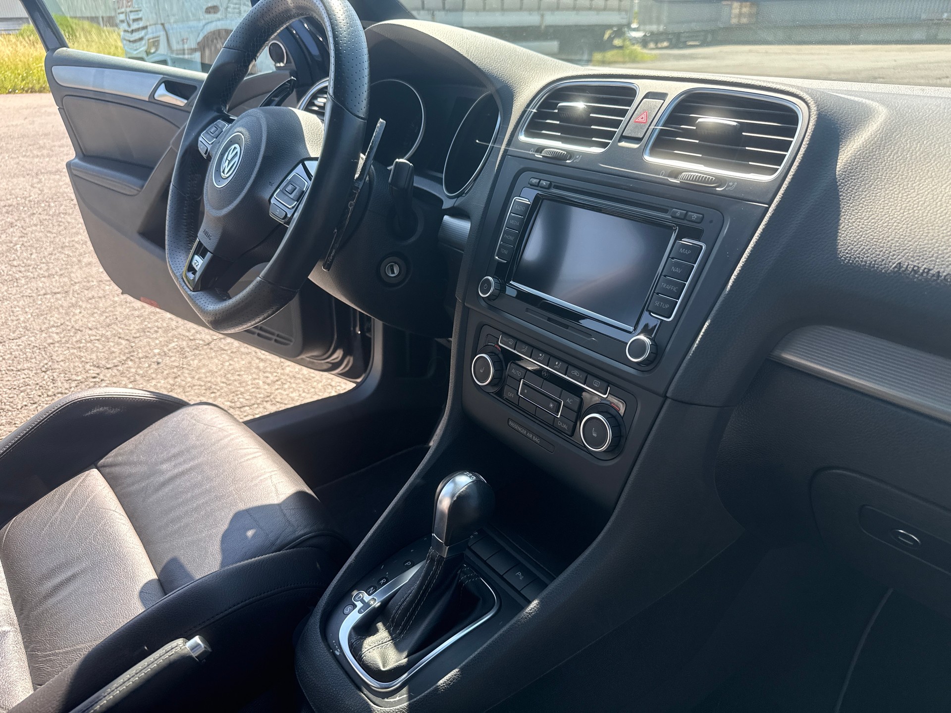 VW Golf 2.0 TSI R 4Motion DSG-image-11