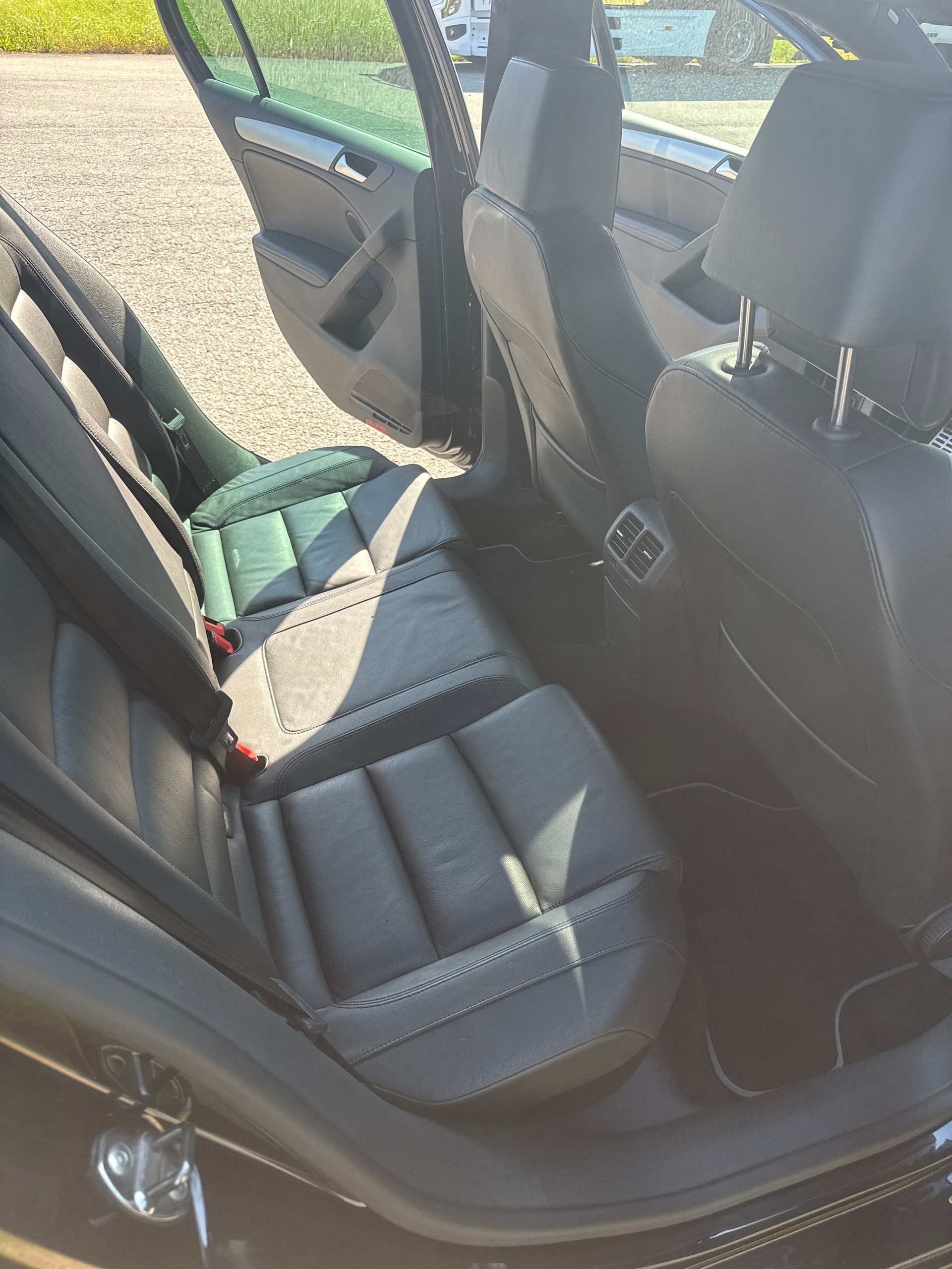 VW Golf 2.0 TSI R 4Motion DSG-image-12