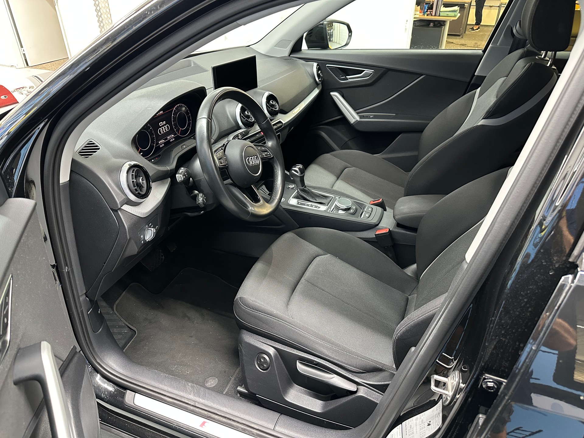 AUDI Q2 35 TFSI S line S-tronic-image-7
