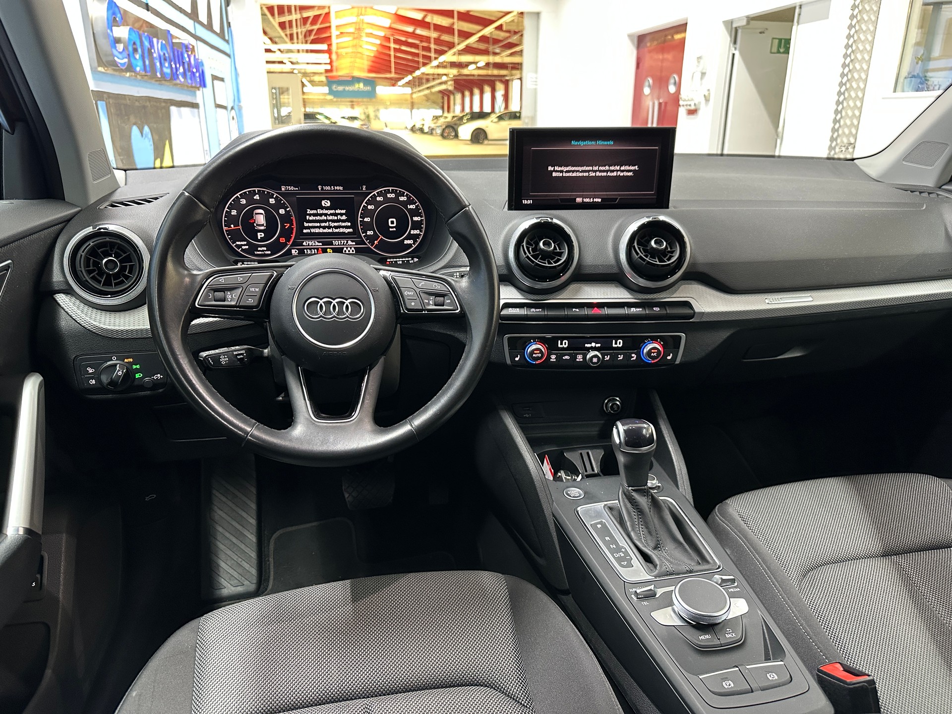 AUDI Q2 35 TFSI S line S-tronic-image-9