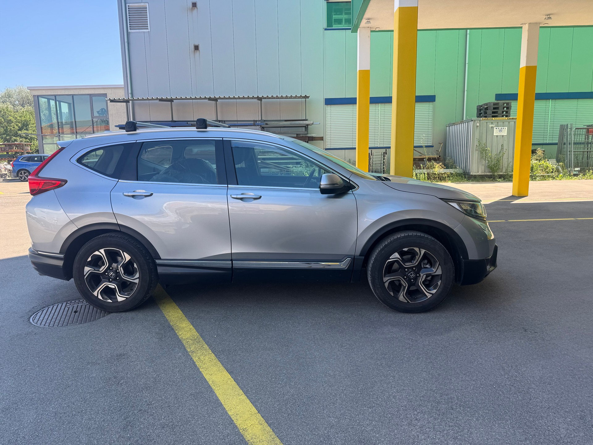 HONDA CR-V 1.5 i-VTEC Executive 4WD Automatic-image-2