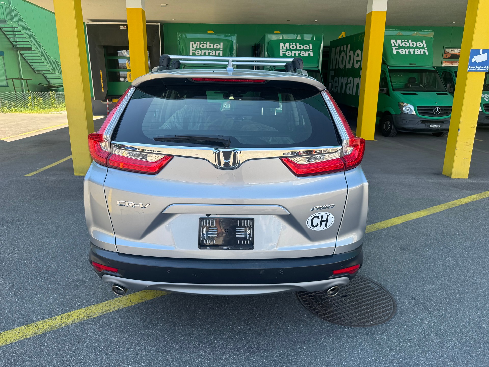 HONDA CR-V 1.5 i-VTEC Executive 4WD Automatic-image-4