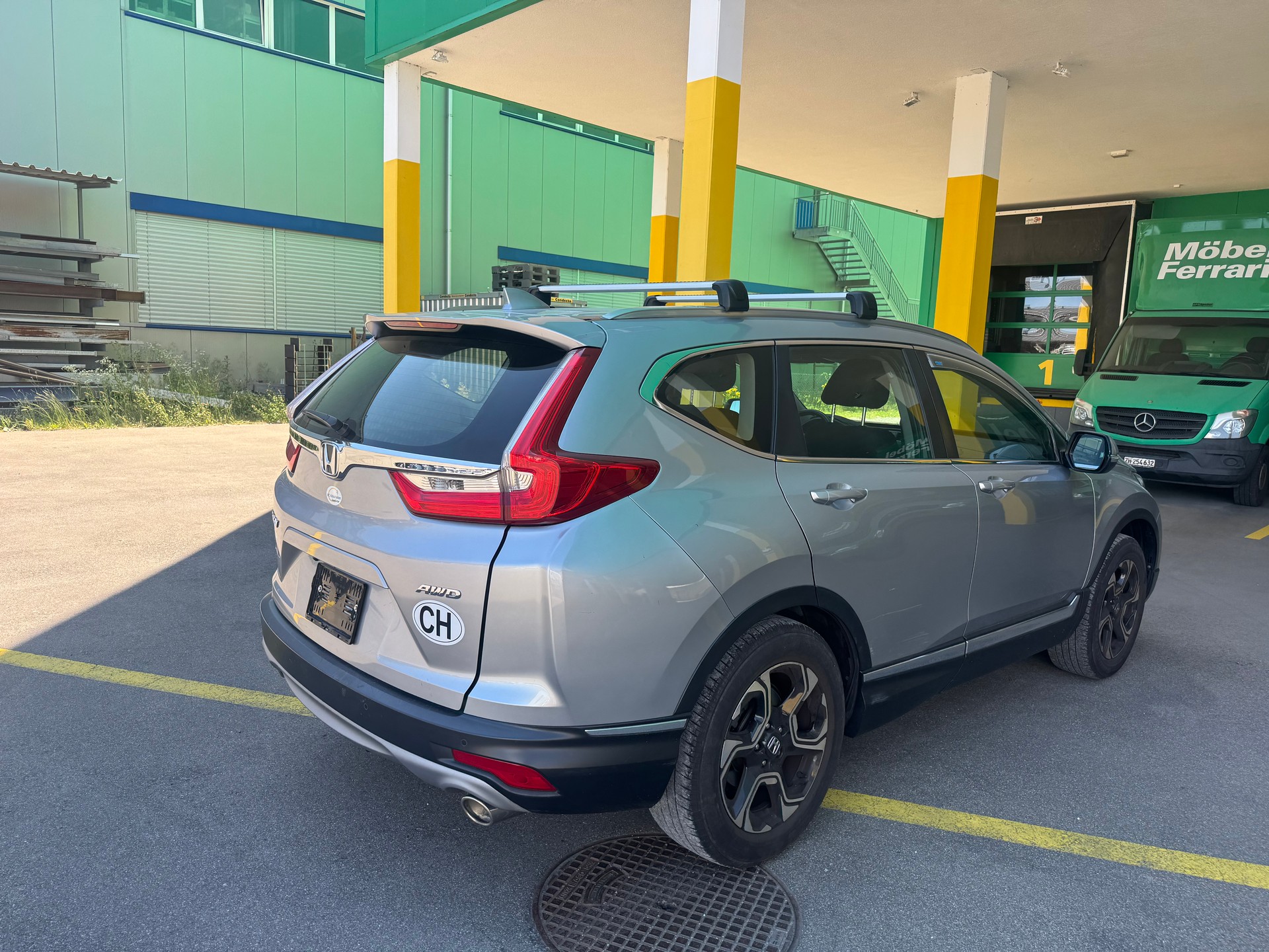 HONDA CR-V 1.5 i-VTEC Executive 4WD Automatic-image-3