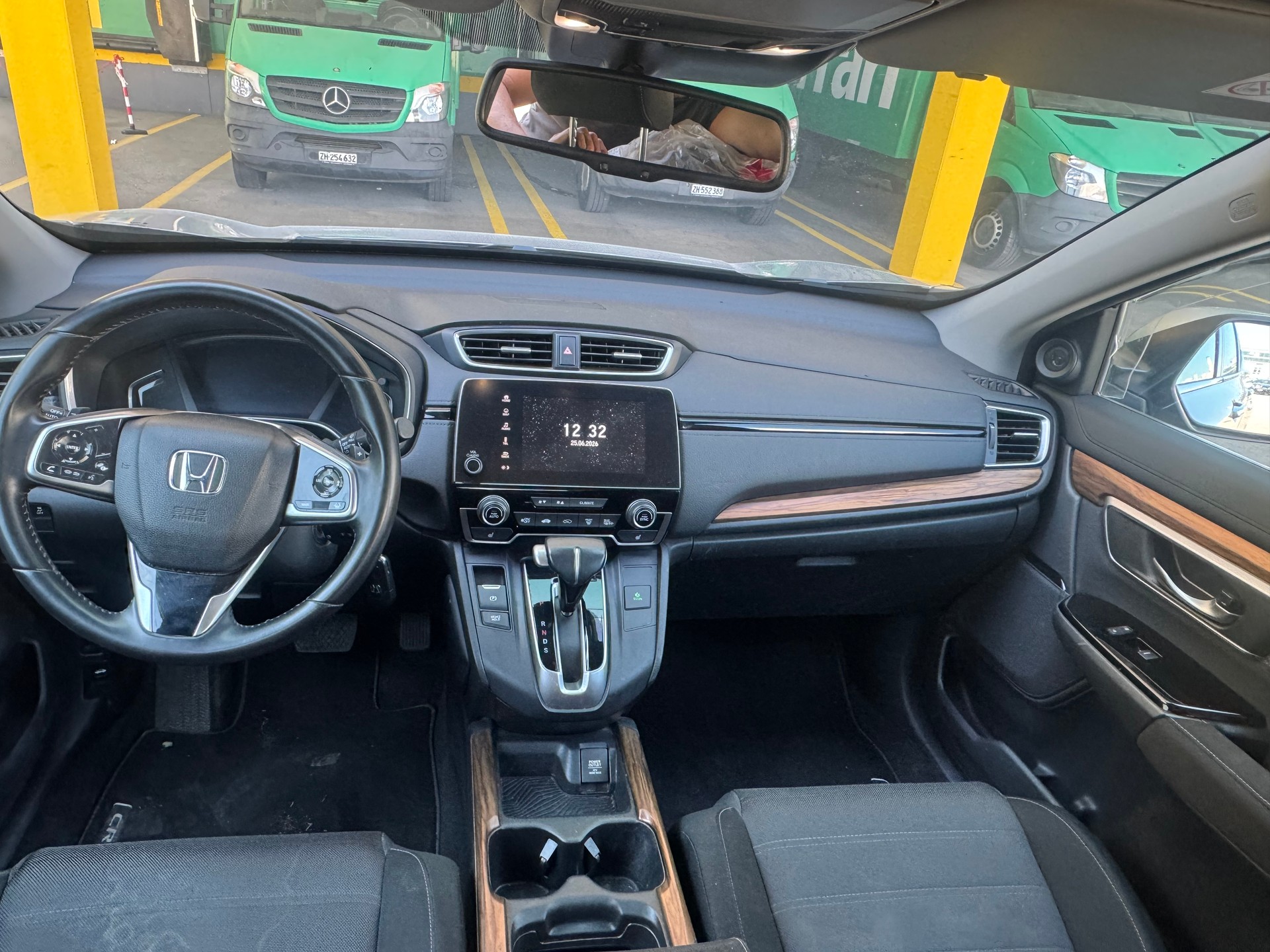 HONDA CR-V 1.5 i-VTEC Executive 4WD Automatic-image-11