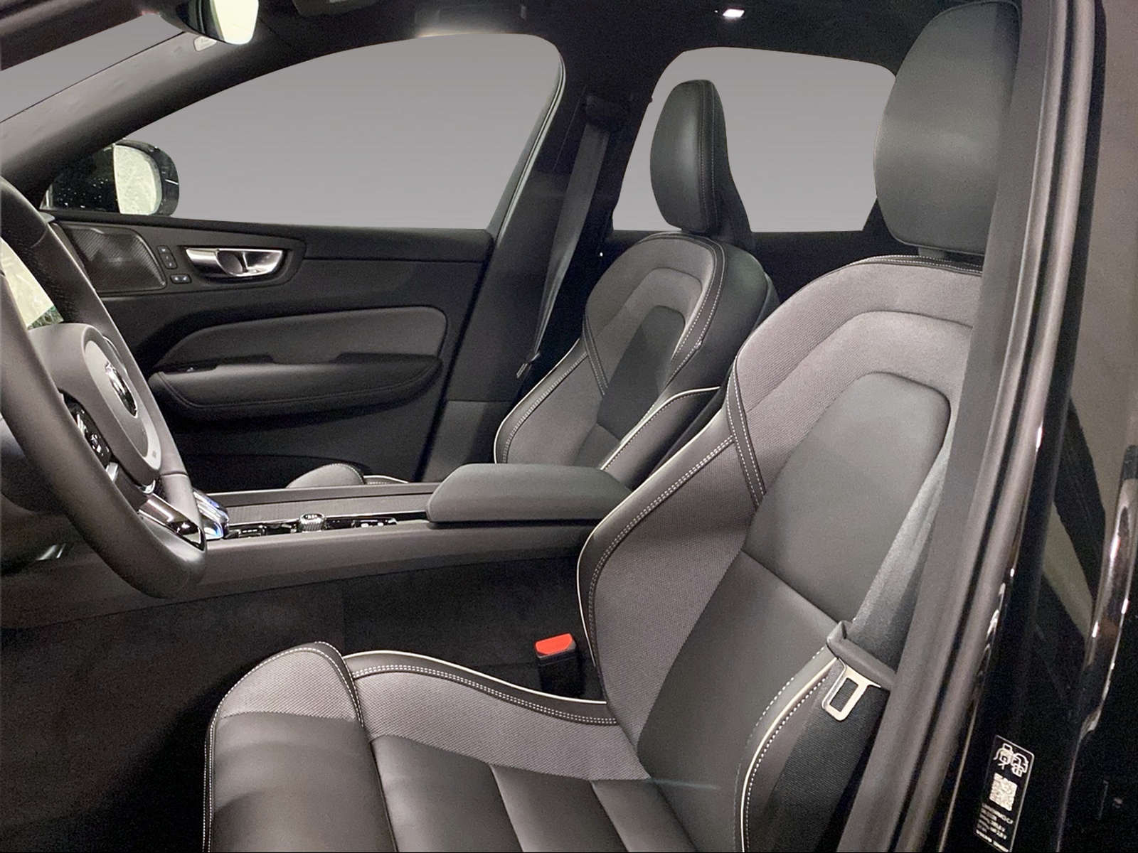 VOLVO XC60 2.0 T8 TE Black Edition eAWD-image-6