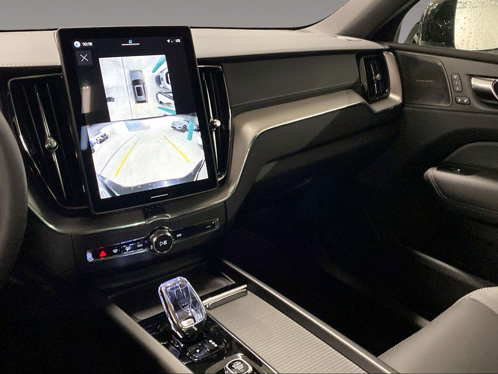VOLVO XC60 2.0 T8 TE Black Edition eAWD-image-14