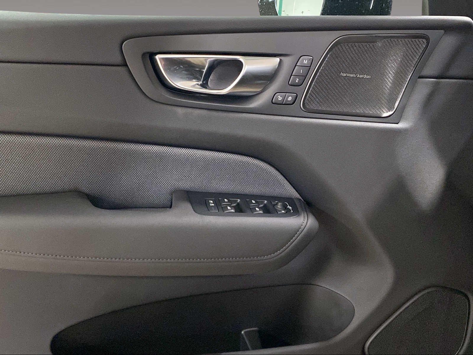 VOLVO XC60 2.0 T8 TE Black Edition eAWD-image-11