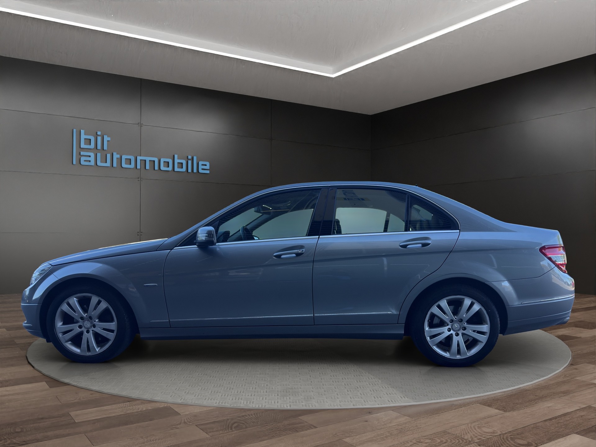 MERCEDES-BENZ C 200 CGI BlueEfficiency Elégance Automatic-image-2