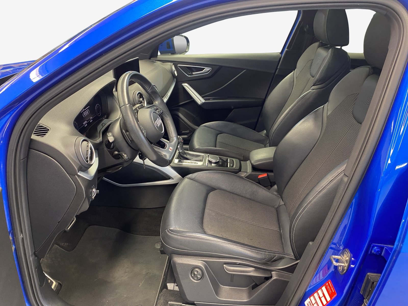 AUDI Q2 2.0 TFSI sport quattro S-tronic-image-7