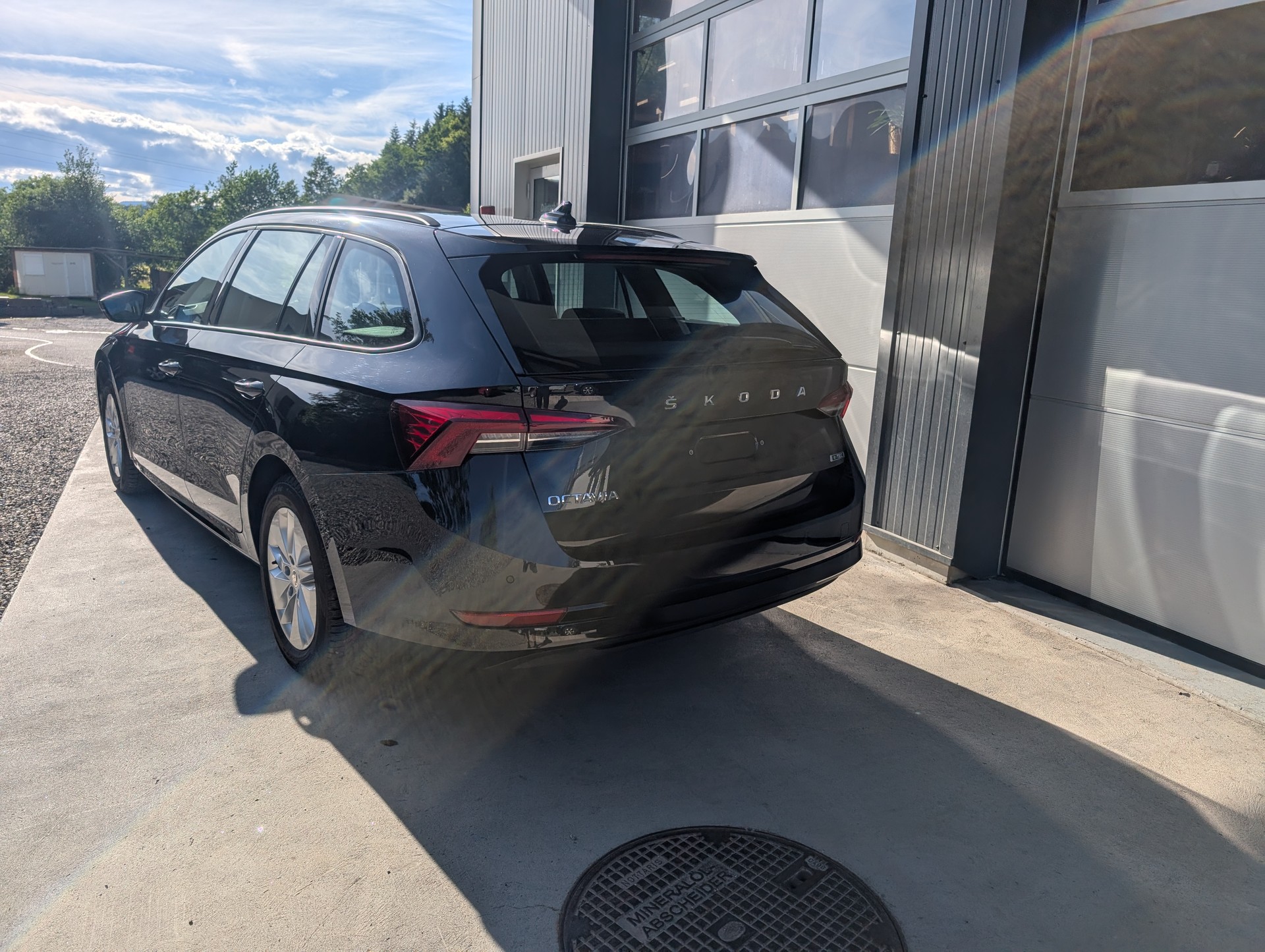SKODA Octavia Combi 1.0 TSI mHEV DSG Ambition-image-4