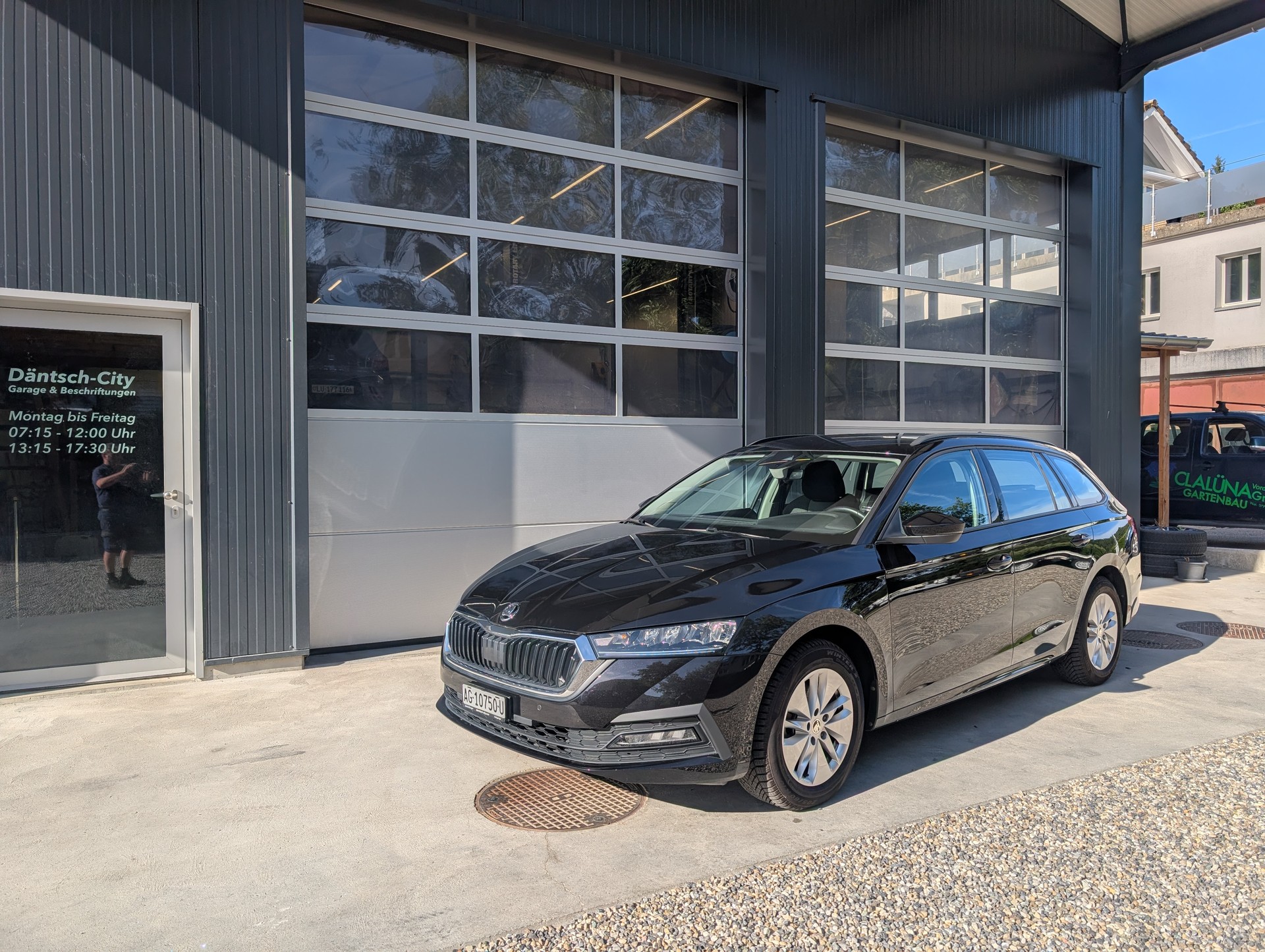 SKODA Octavia Combi 1.0 TSI mHEV DSG Ambition-image-2