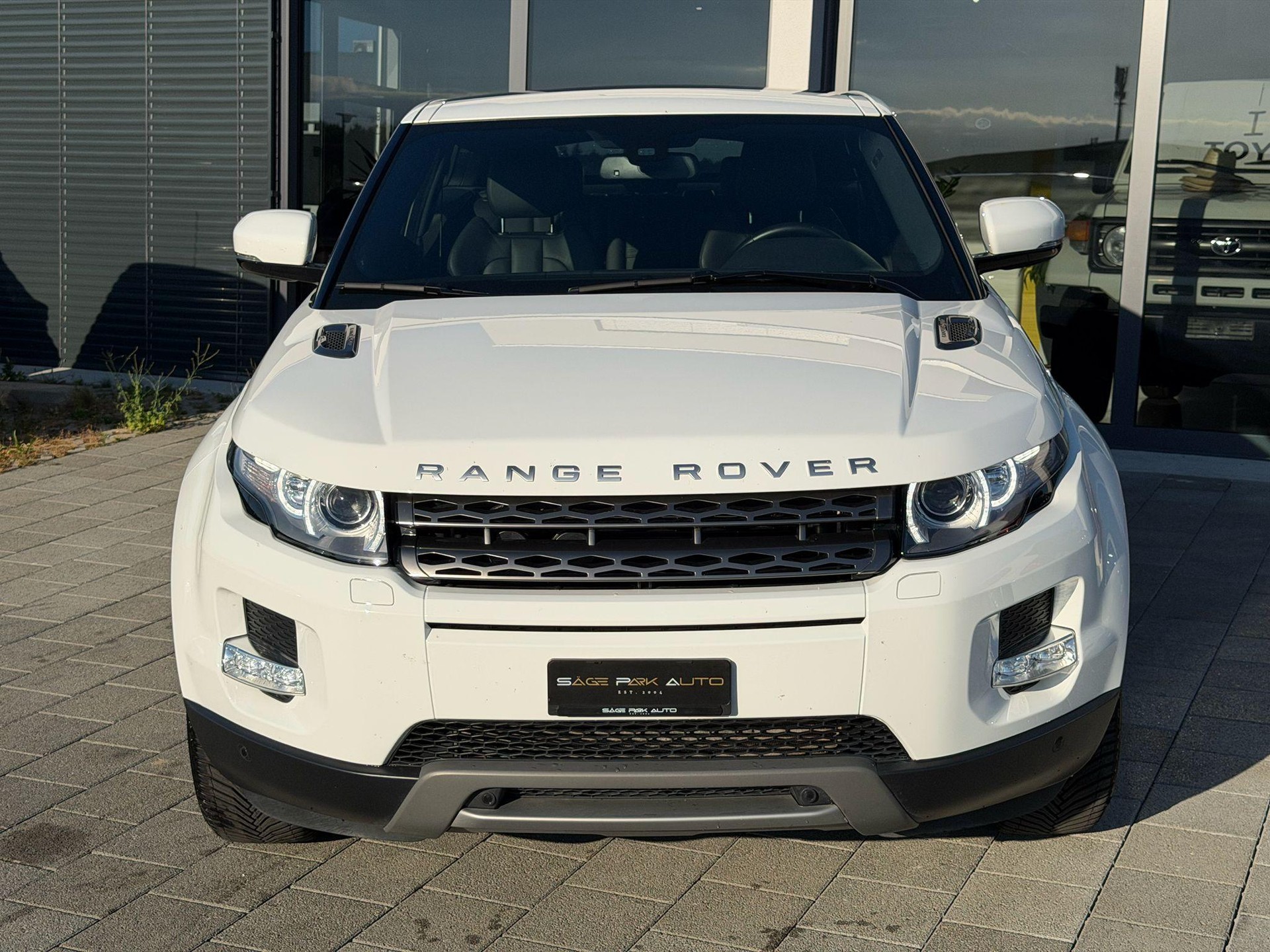 LAND ROVER Range Rover Evoque Coupé 2.2 TD4 Pure & Tech-image-3