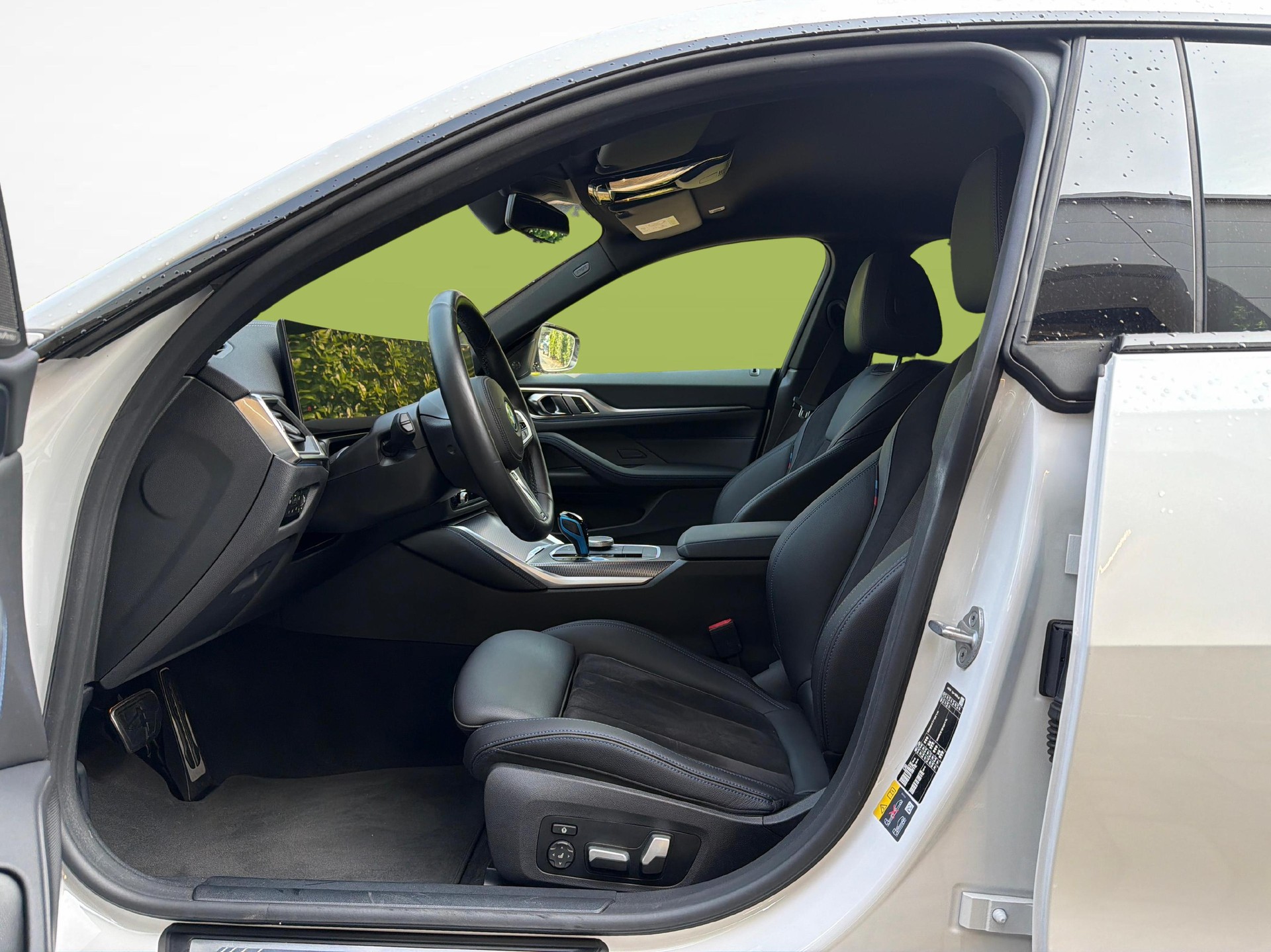 BMW i4 eDrive40-image-16
