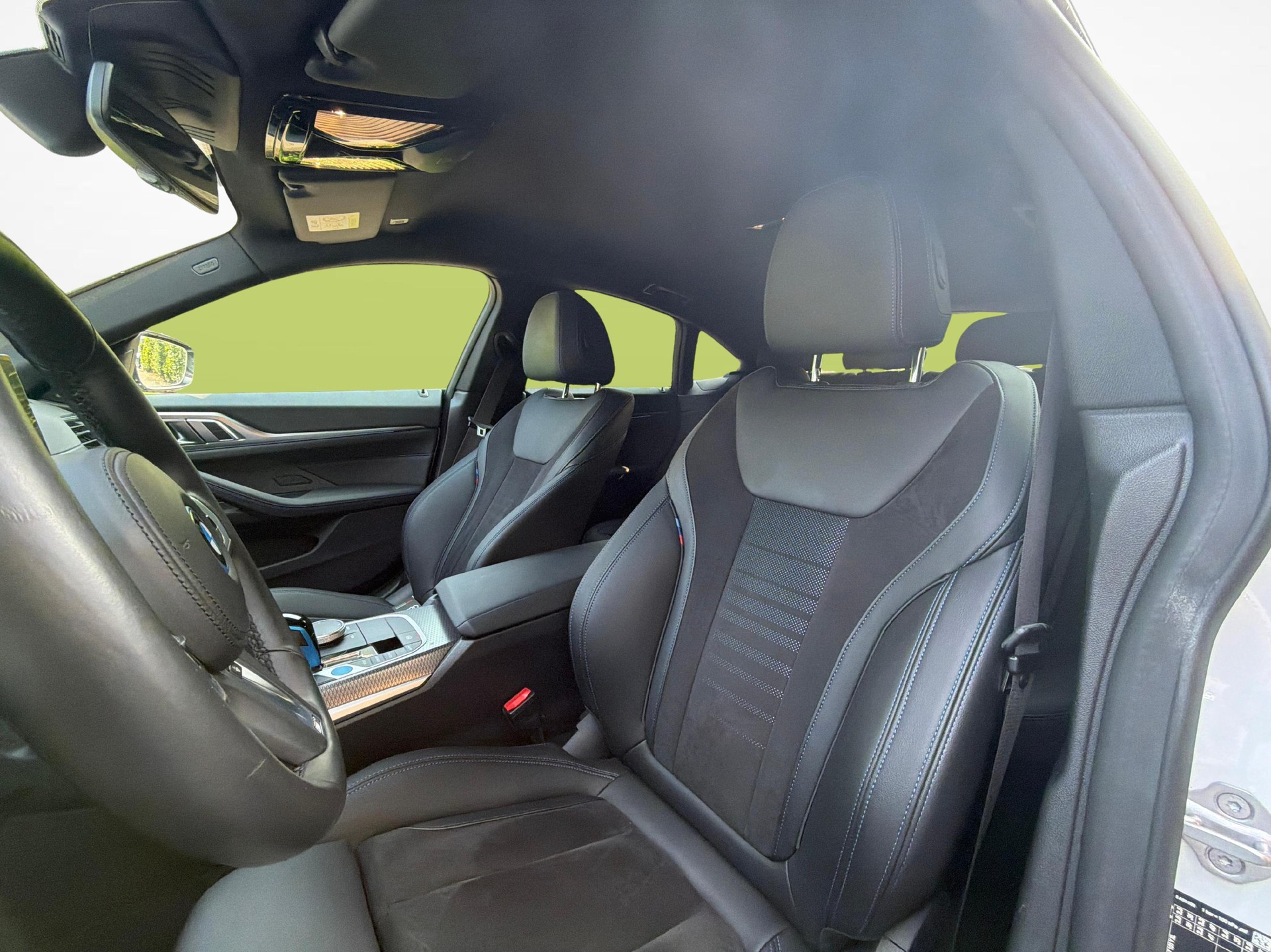 BMW i4 eDrive40-image-18