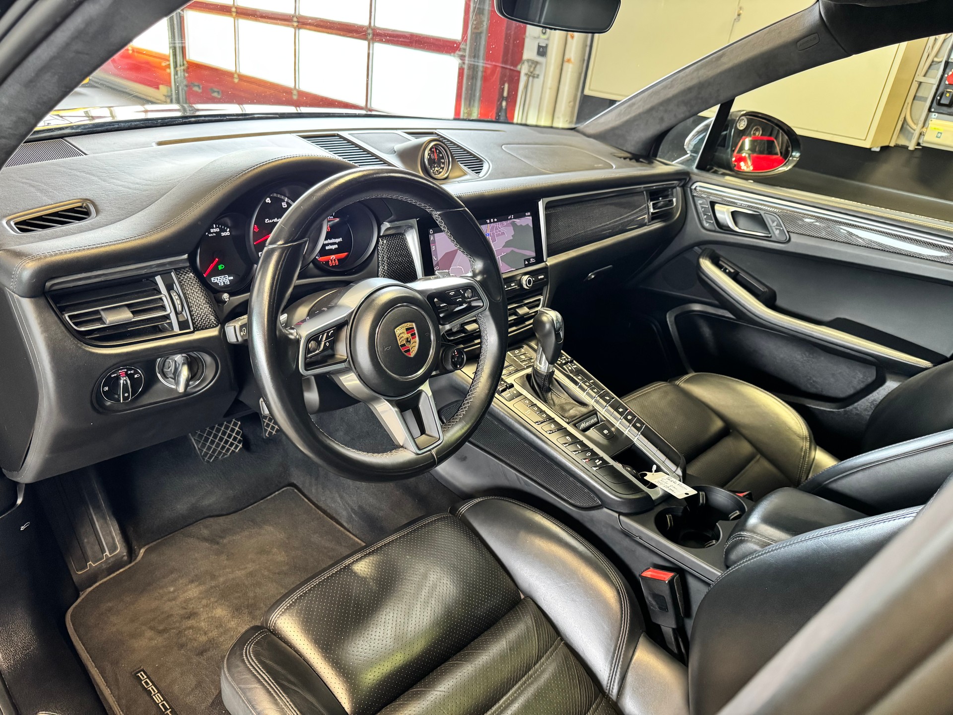 PORSCHE Macan Turbo PDK *FACELIFT*-image-12